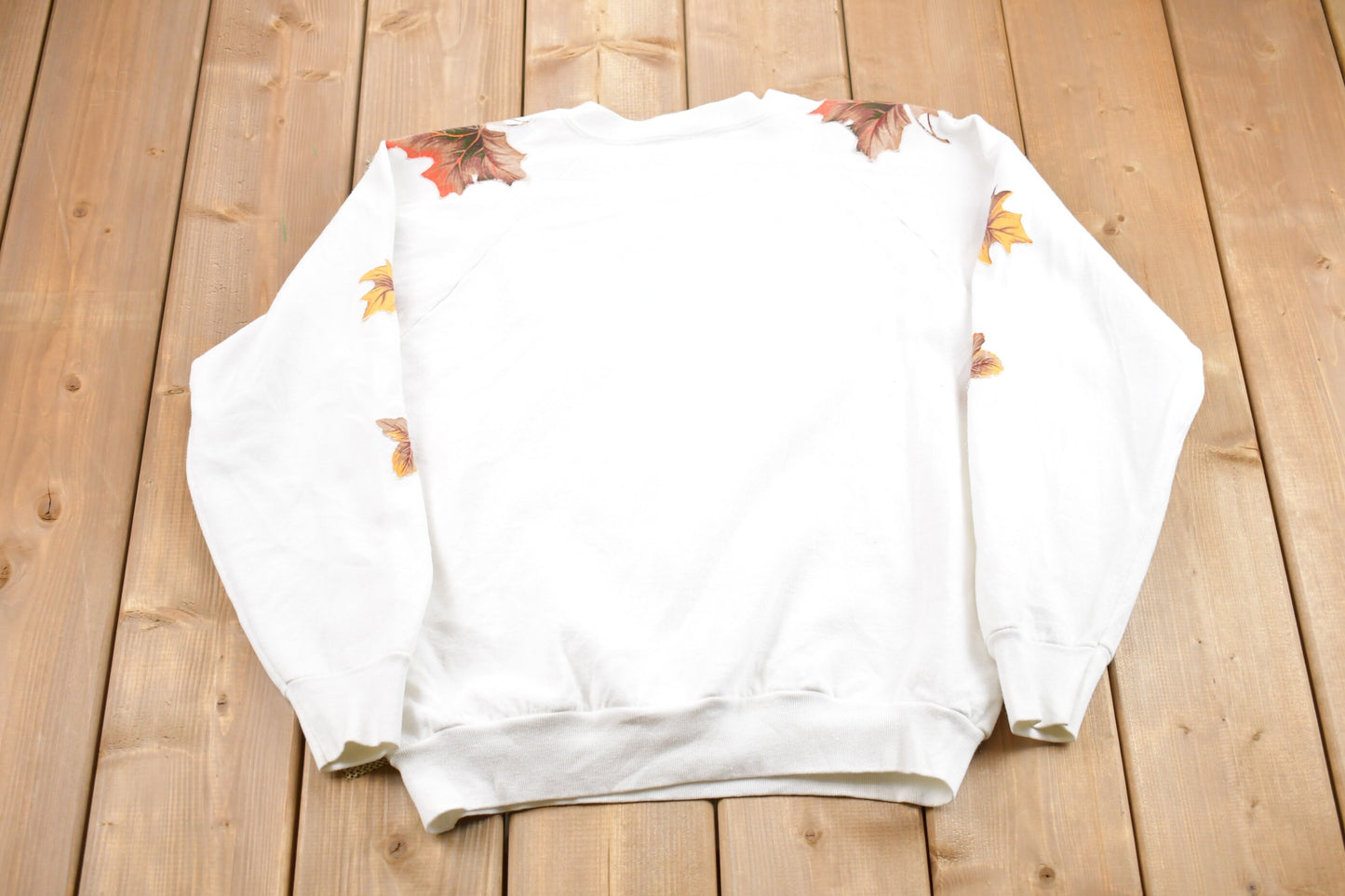 Vintage 1990s Fall Leaves Graphic Crewneck Sweatshirt / 90s Crewneck / Souvenir / Athleisure / Streetwear / Travel And Tourism