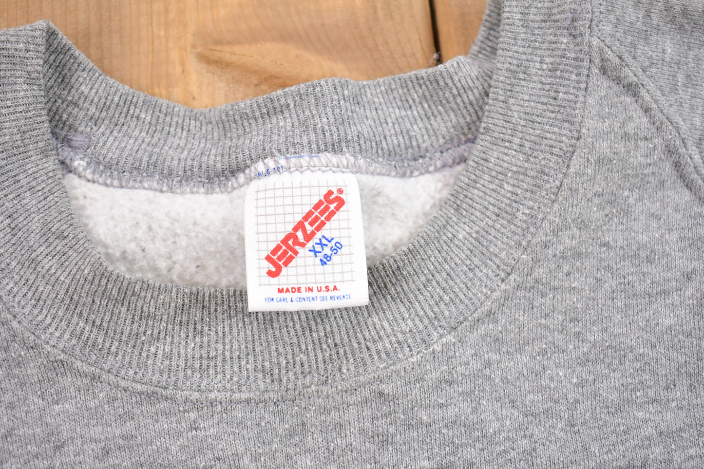 Vintage 1987 Made In USA Basic Raglan Crewneck Sweatshirt / 80s Crewneck / Souvenir / Athleisure / Streetwear / 90s Jerzees Crewneck