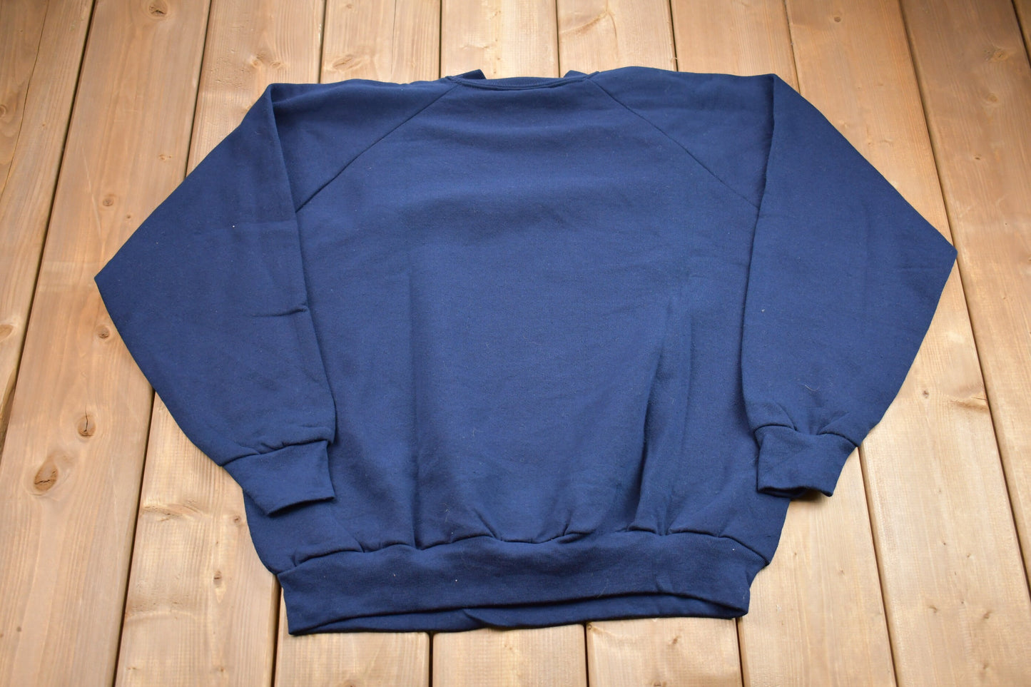 Vintage 1990s Raglan Cut Crewneck Sweatshirt / 90s Crewneck / Souvenir / Athleisure / Streetwear / Fruit Of The Loom