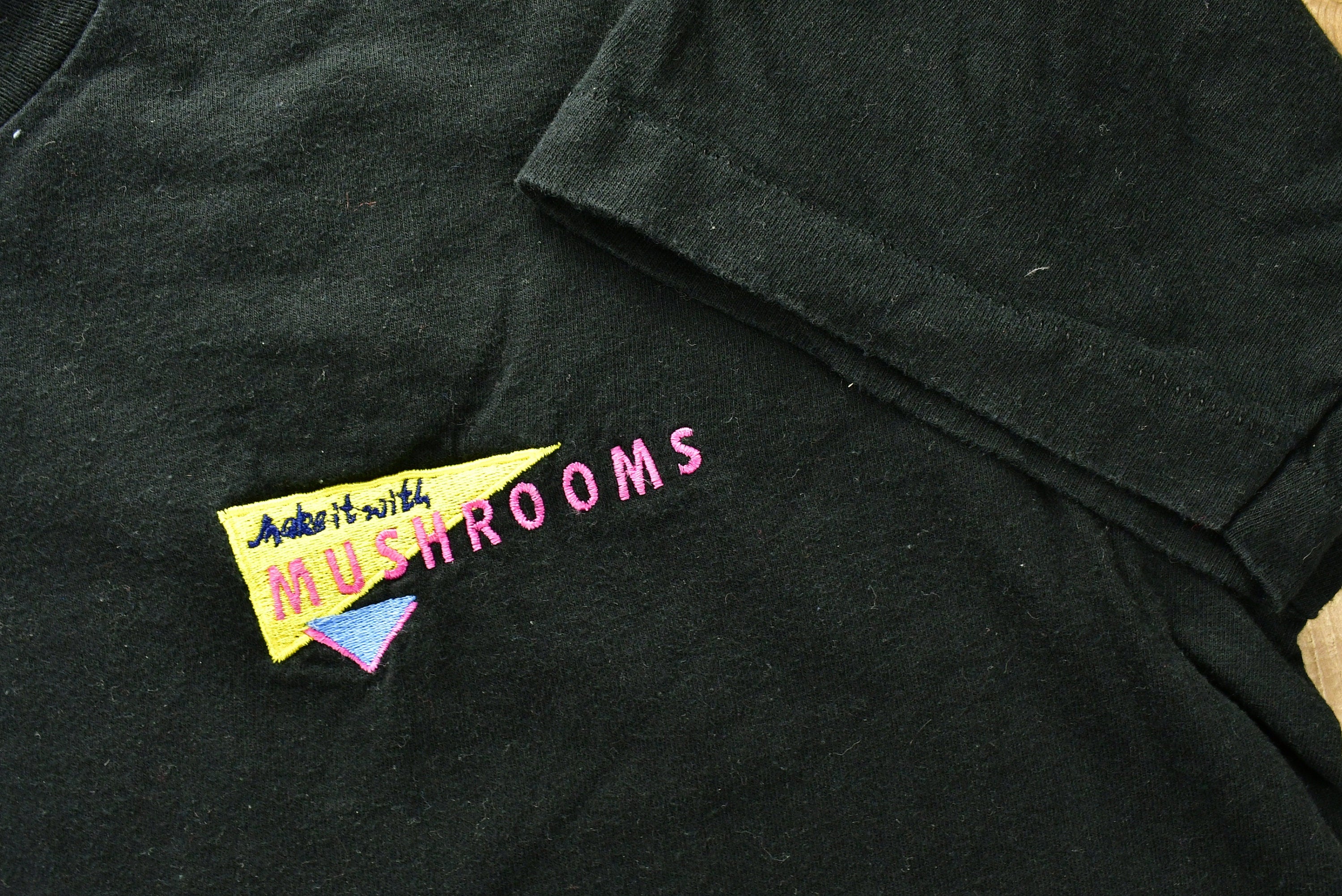 Vintage 1980s Make It With Mushrooms Embroidered Graphic T-Shirt
