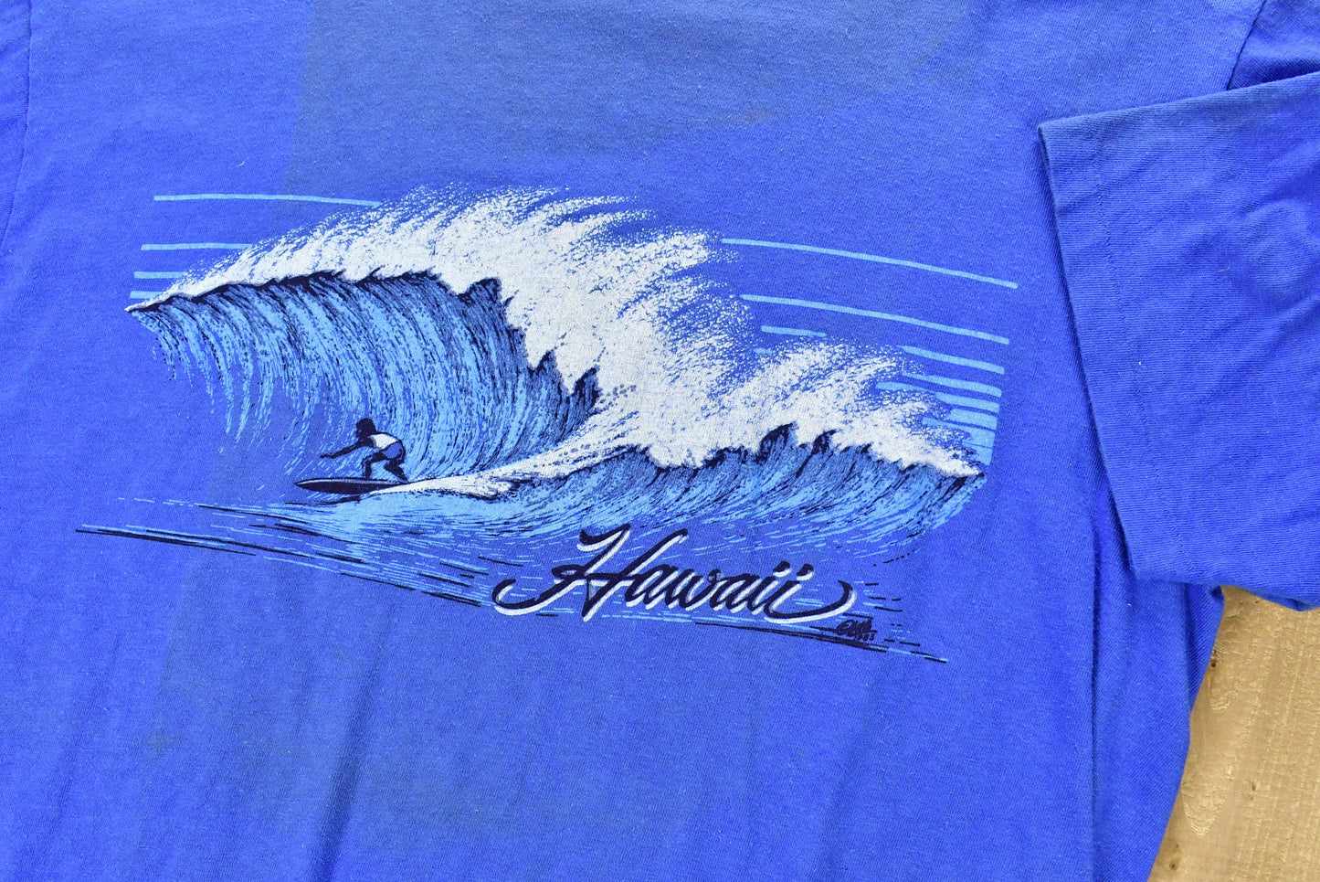 Vintage 1983 Hawaii Surfing Graphic Souvenir T Shirt / Streetwear / Made In USA / Vacation Tee / Travel & Tourism / Single Stitch