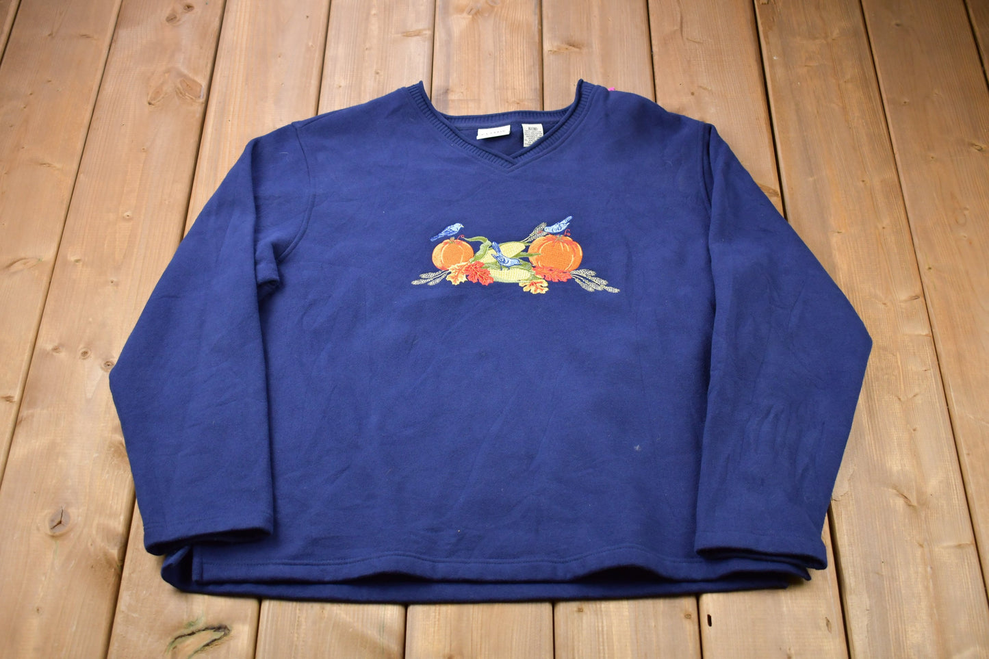 Vintage 1990s Fall Pumpkin Embroidered Crewneck / 90s Crewneck / Nature / Animals / Vintage Sweatshirt / Streetwear / Pullover Sweatshirt