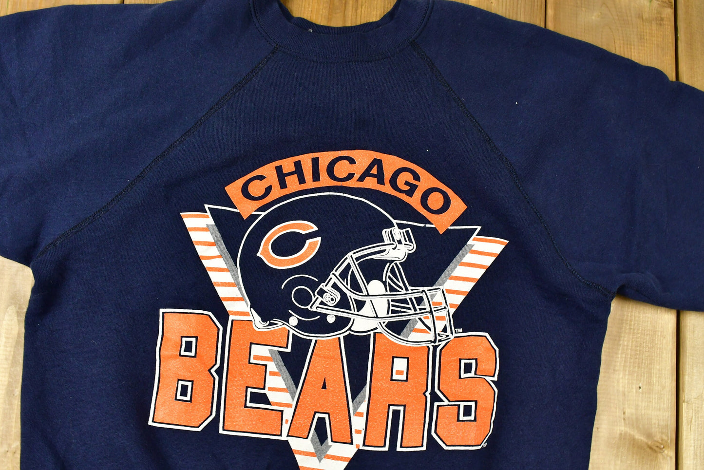 Vintage 1980s Chicago Bears NFL Raglan Crewneck Sweatshirt / Made In USA / Football / Sportswear / Athleisure / Americana / Vintage Bears