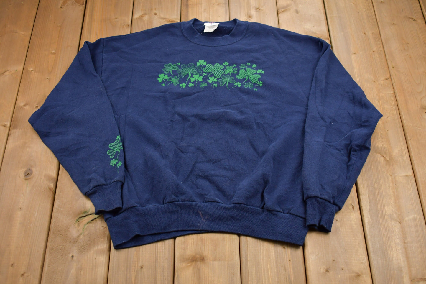 Vintage 1990 4 Leaf Clover Graphic Crewneck Sweatshirt / 90s Crewneck / Souvenir / Athleisure / Streetwear / Irish Crewneck / Lucky Charm