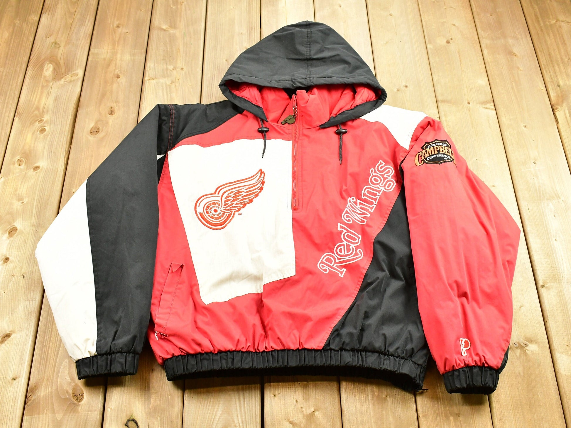 Vintage 1990s Detroit Red Wings NHL Pro Player Puffer Jacket