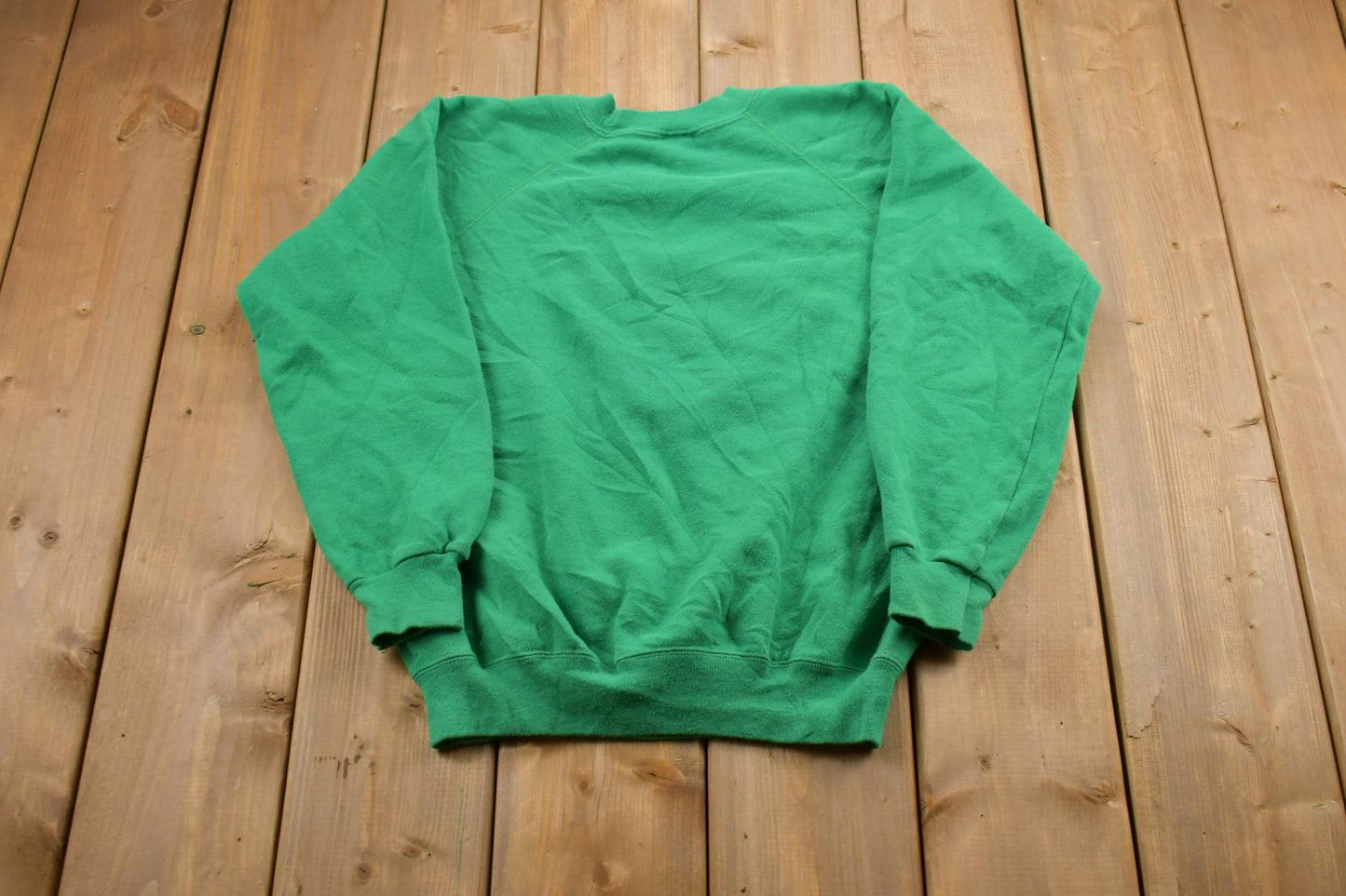 Vintage 1988 Quinn's Ireland Raglan Crewneck Sweatshirt / 80s Crewneck / Athleisure / Streetwear / Travel And Tourism / Made In USA