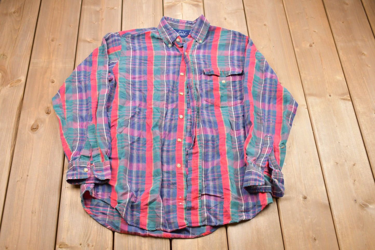 Vintage 1990s Woolrich Plaid Button Up Shirt / 1990s Button Up / Vintage Flannel / Casual Wear / Workwear / Pattern Button Up