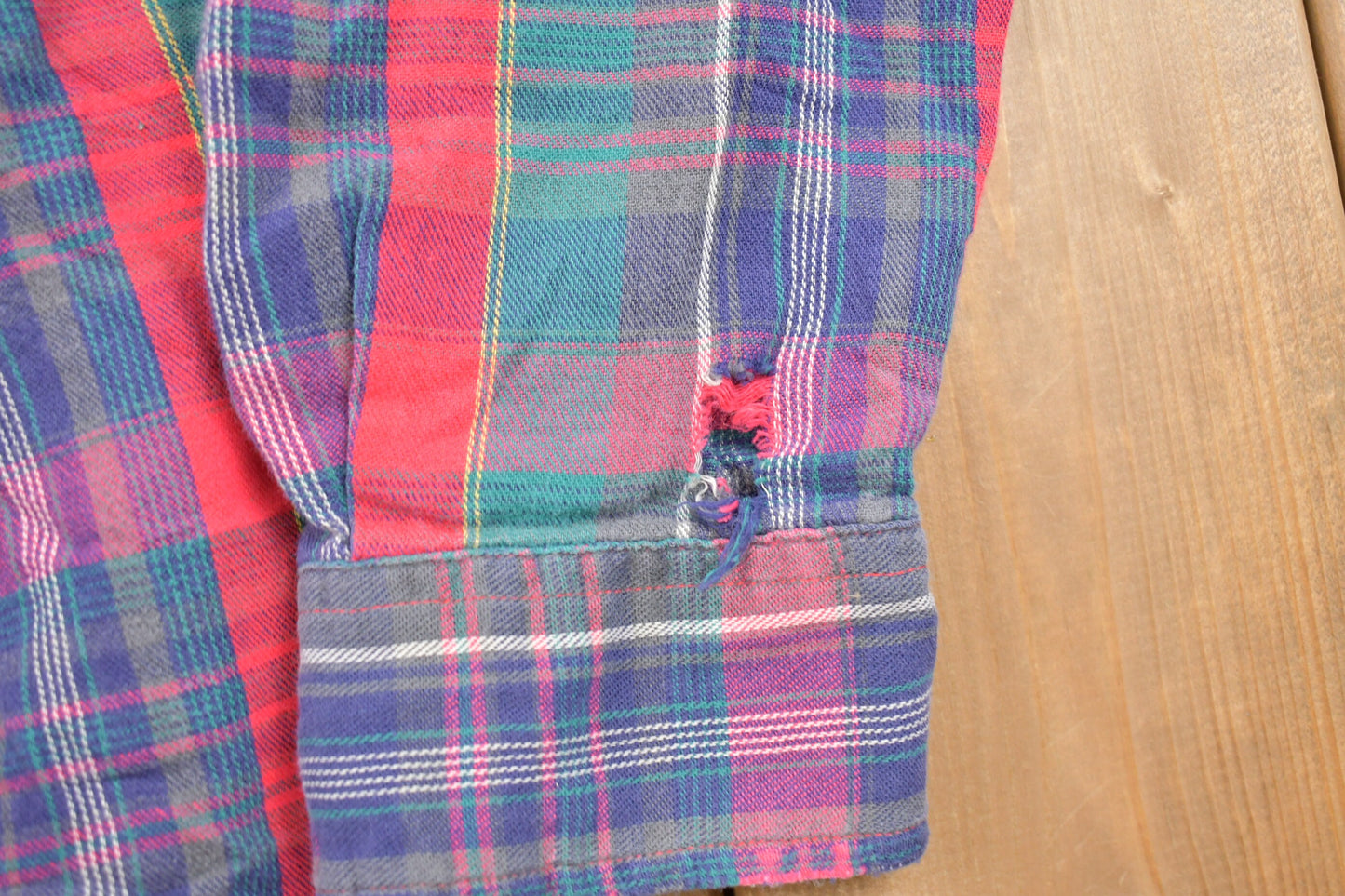 Vintage 1990s Woolrich Plaid Button Up Shirt / 1990s Button Up / Vintage Flannel / Casual Wear / Workwear / Pattern Button Up