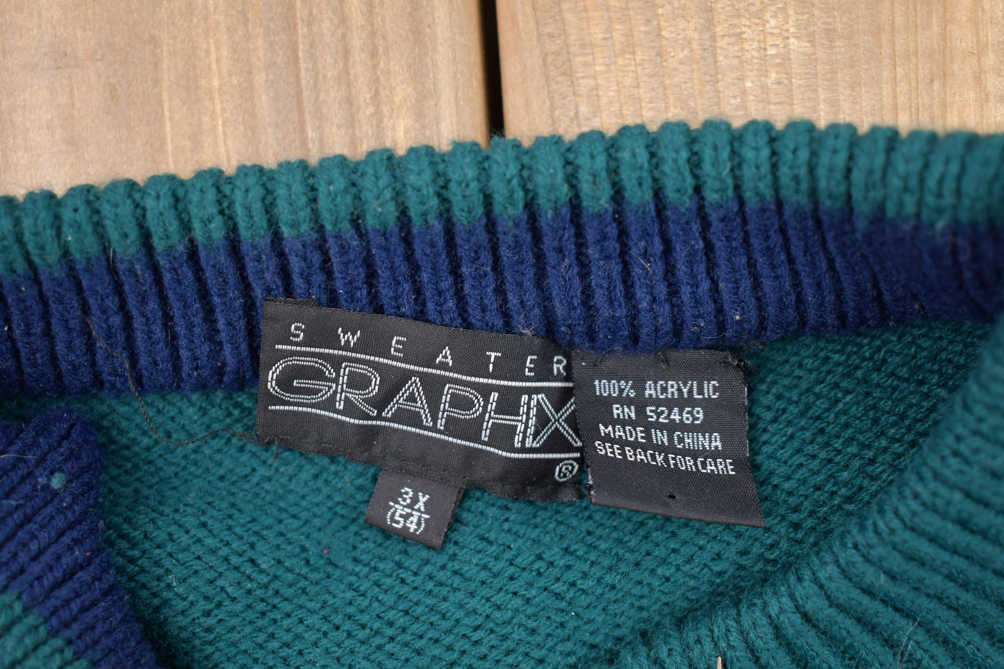 Vintage 1990s Sweater Graphix Embroidered Knitted Sweater / Vintage 90s Crewneck / Pattern Sweater / Outdoor / Pullover Sweatshirt / Knit