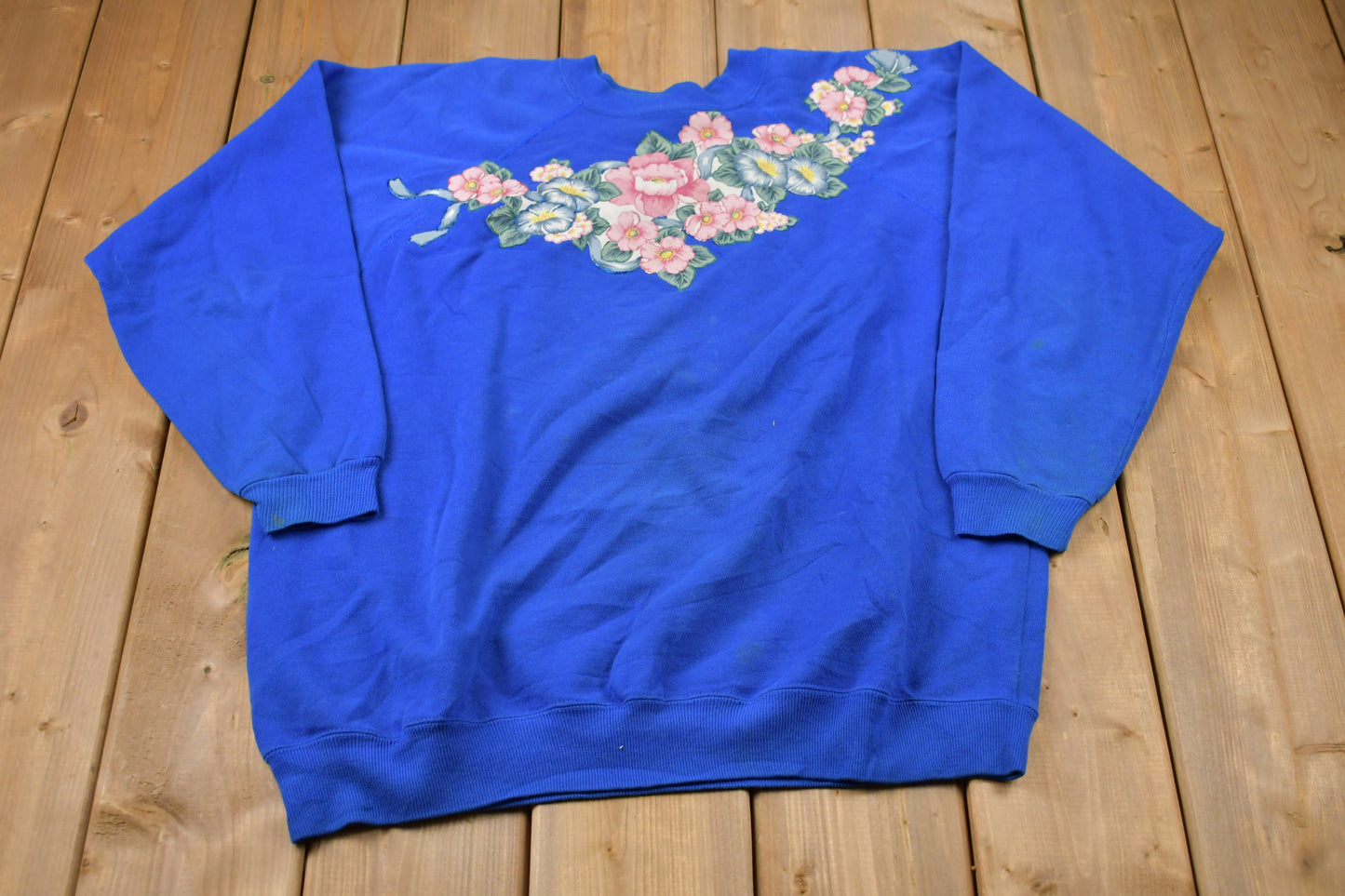 Vintage 1990s Hanes Floral Pattern Crewneck Sweatshirt / 90s Crewneck / Souvenir / Athleisure / Streetwear / Travel And Tourism /Made In USA