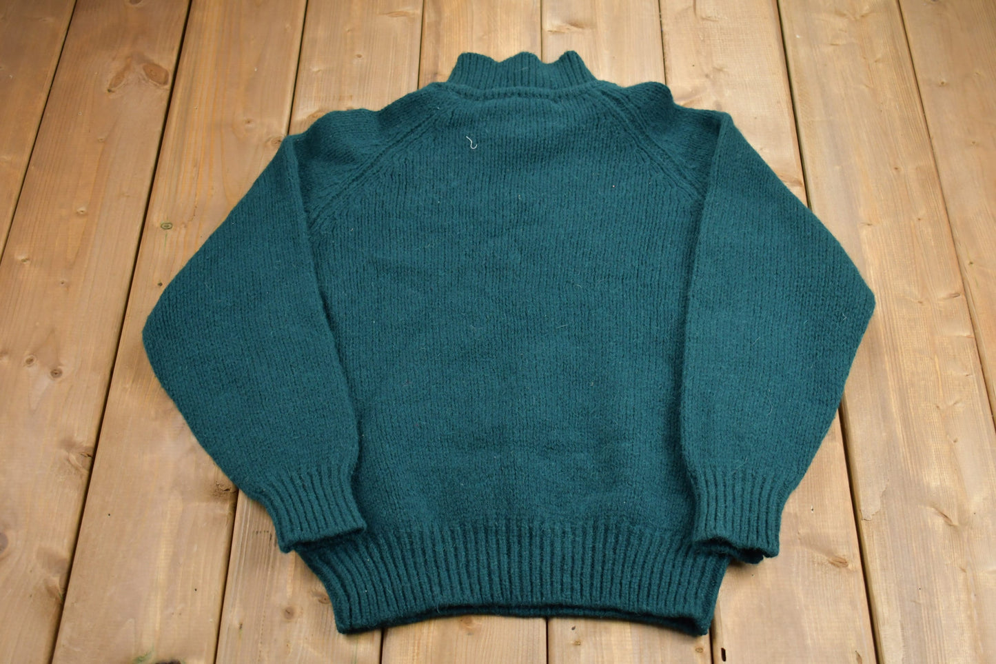 Vintage 1980s Averroe Raglan Knitted Sweater / Vintage 80s Knit/ Pattern Sweater / Outdoor / Hand Knit / Pullover Sweatshirt