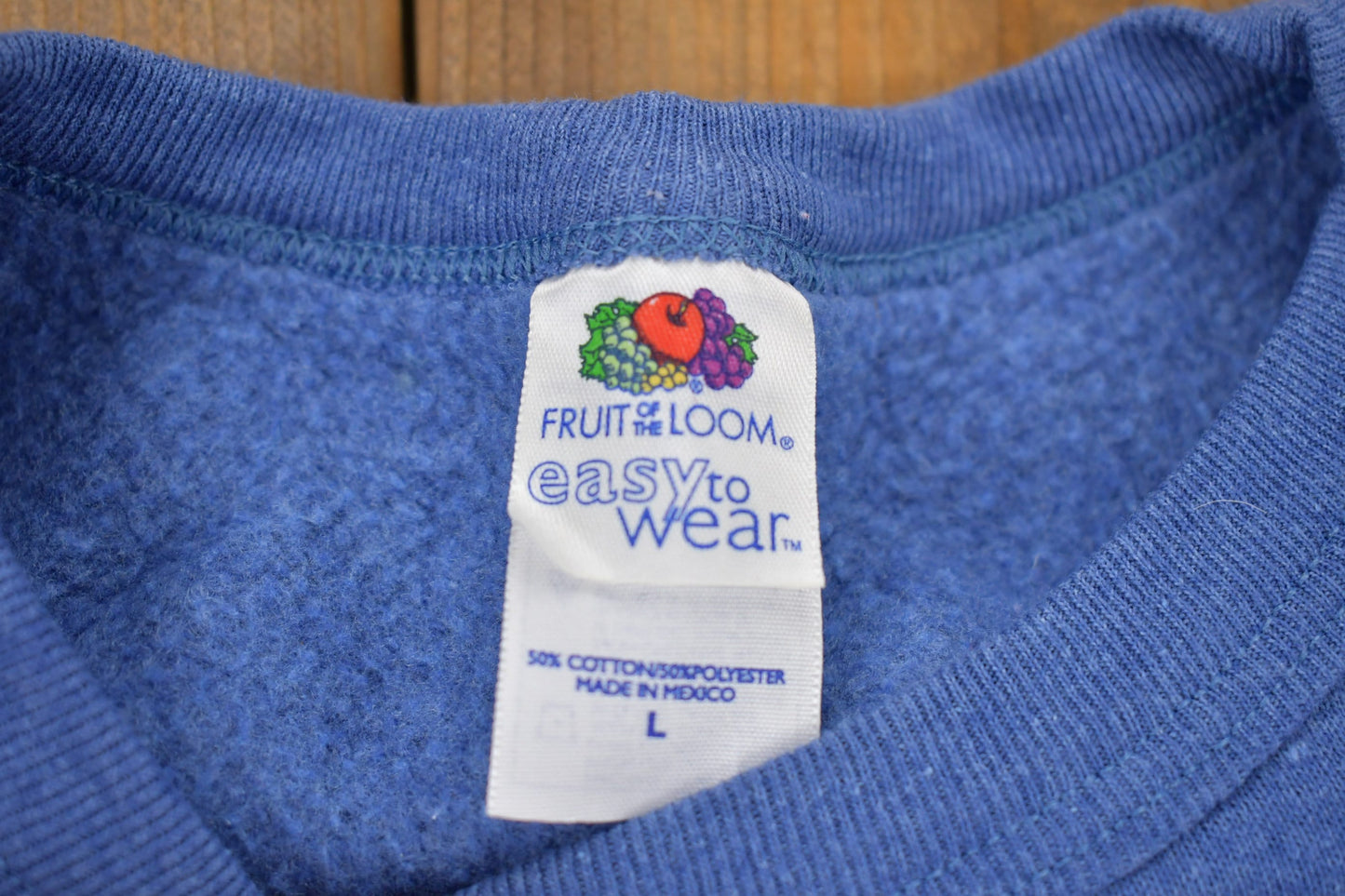 Vintage 1990s Fruit Of The Loom Basic Crewneck Sweatshirt / 90s Crewneck / Souvenir / Athleisure / Streetwear / Blank Sweatshirt