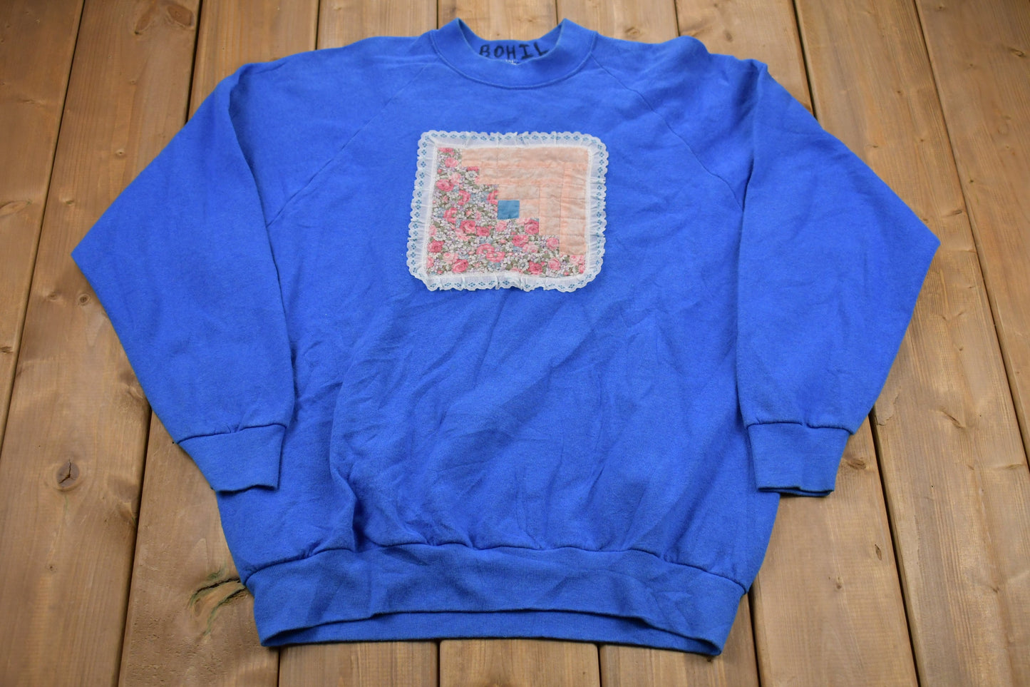 Vintage 1990s Made In USA Patchwork Ribbon Crewneck Sweatshirt / 90s Crewneck / Souvenir / Athleisure / Streetwear / Travel And Tourism