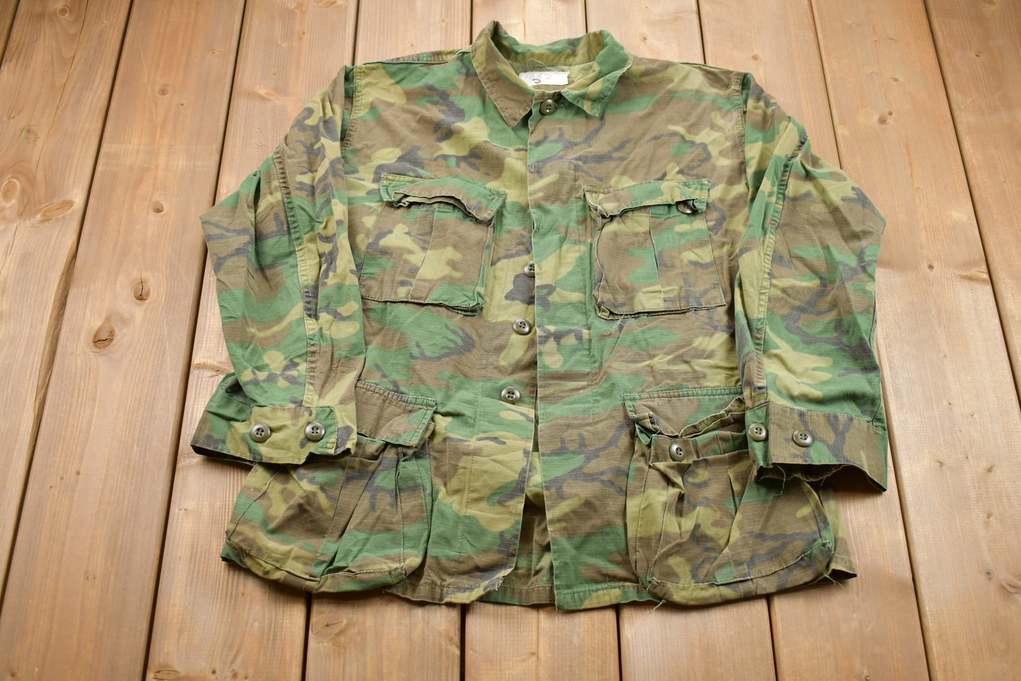 Vintage 1990s US Army Military Jacket / Button Up Jacket / US Army Green / Vintage Army / Streetwear Fashion / Army Jacket