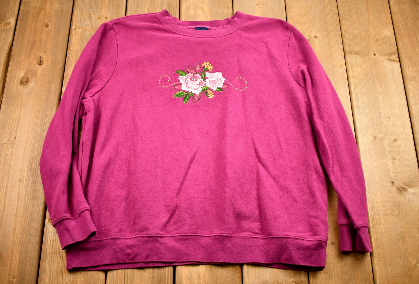 Vintage 1990s Floral Embroidered Graphic Crewneck