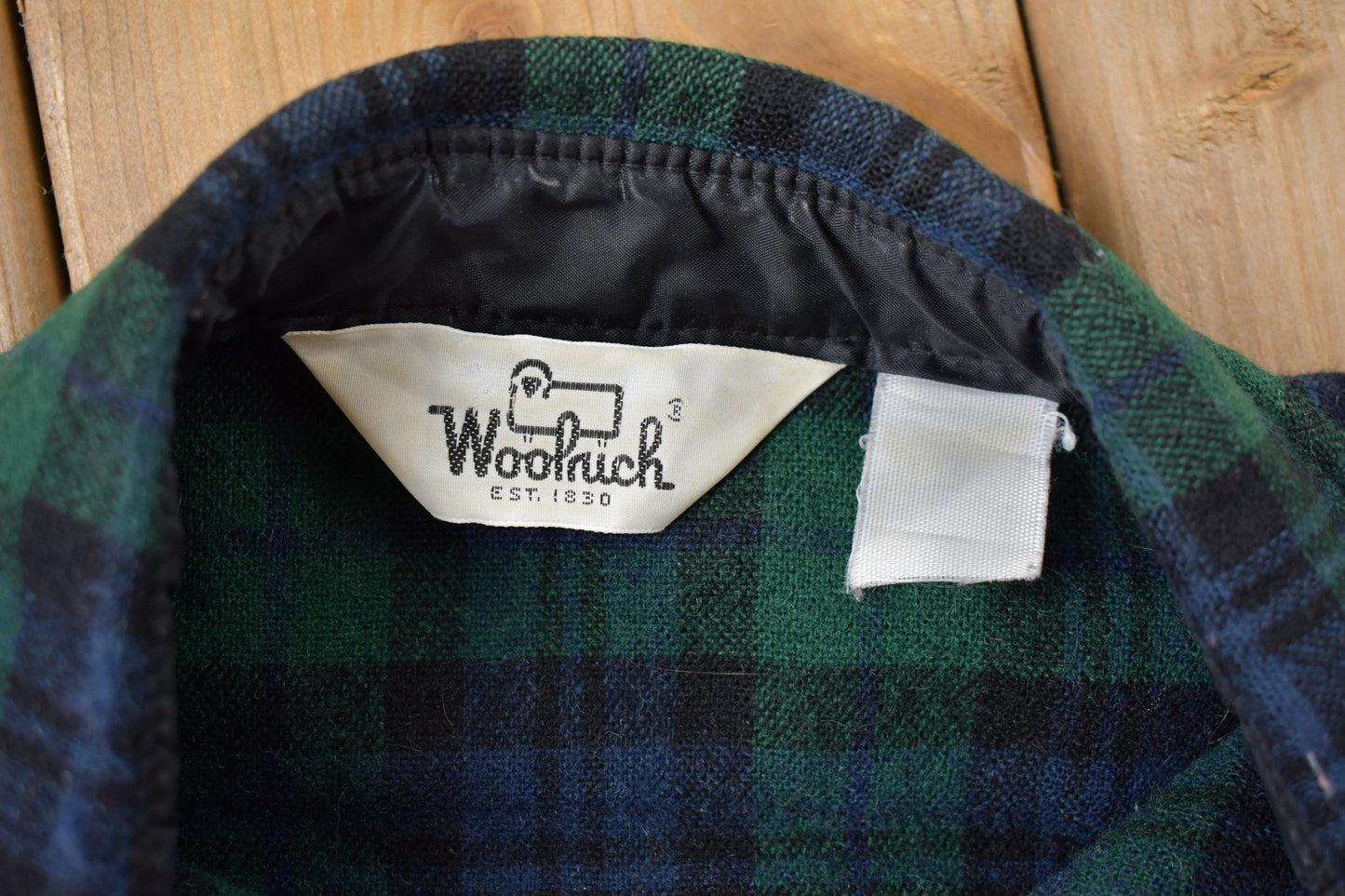 Vintage 1970s Woolrich Blue Tartan Plaid Button Up Shirt / 1970s Button Up / Vintage Flannel / Casual Wear / Workwear / Pattern Button Up