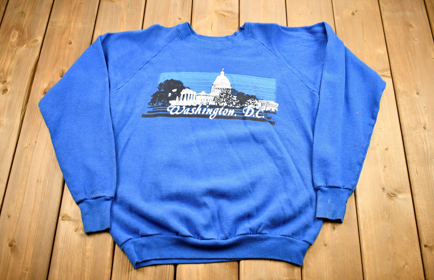 Vintage 1980s Washington DC Raglan Crewneck / Vintage Travel Sweatshirt / Patriotic Sweatshirt / American Politics / Vintage Souvenir