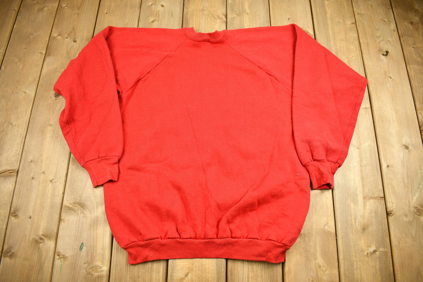 Vintage 1980s Blank Red Raglan Sleeve Crewneck Sweatshirt / 80s Crewneck / Made In USA / Fruit Of The Loom Blank / Streetwear / Blank