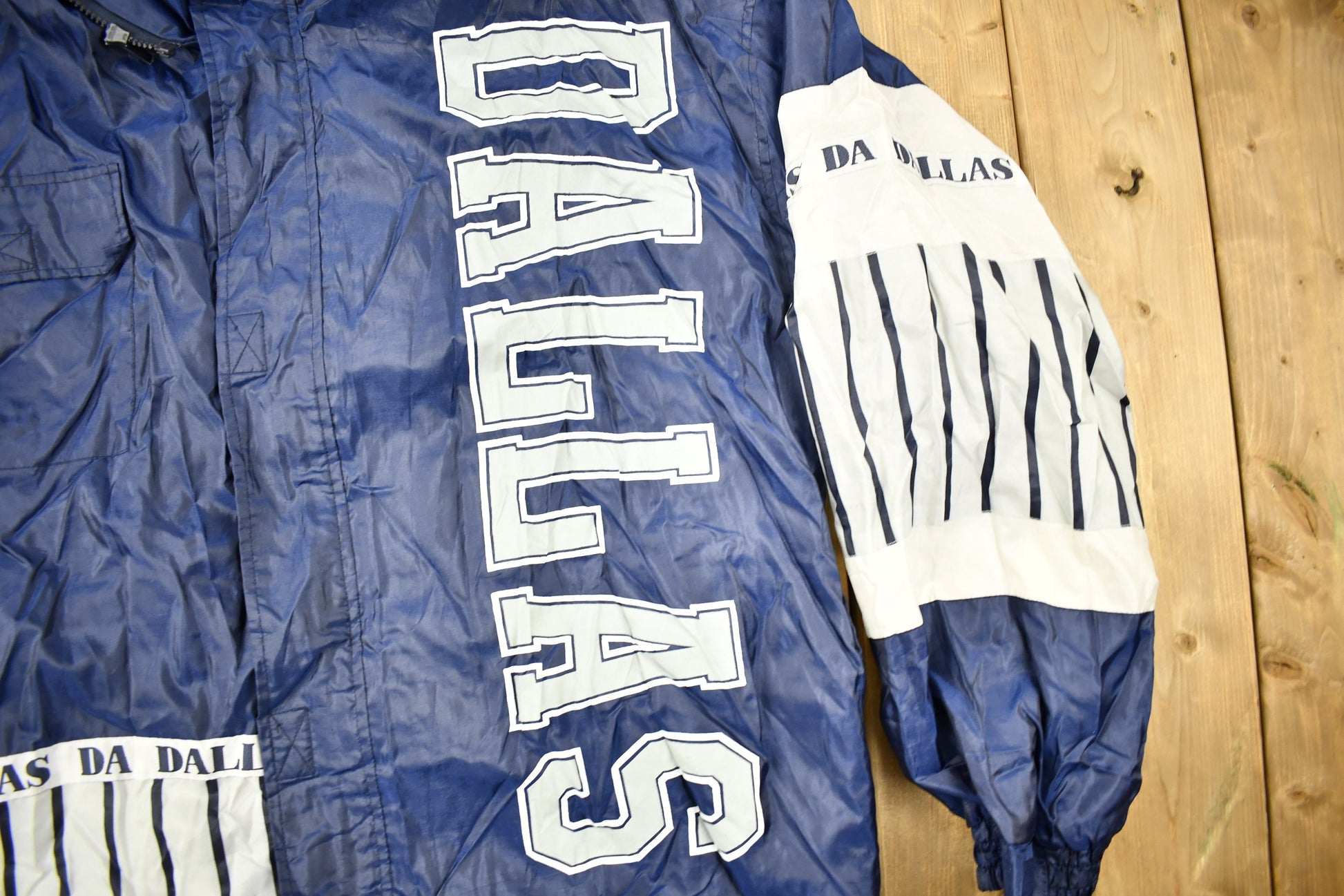 Vintage 1990s Dallas Cowboys NFL Windbreaker Jacket