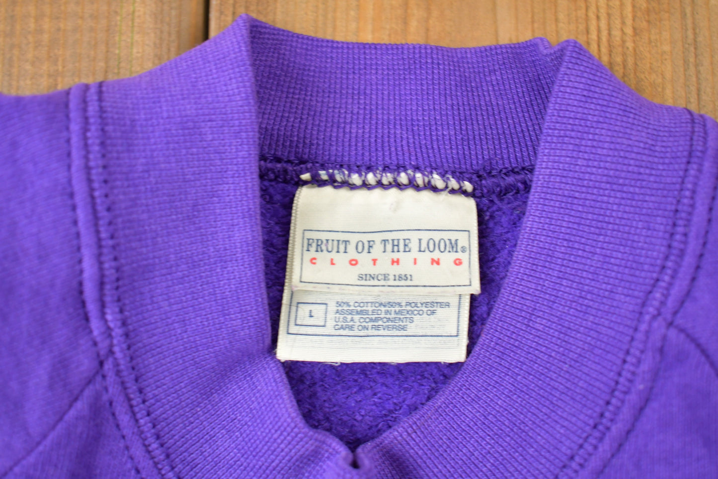 Vintage 1990s Fruit Of The Loom Raglan Crewneck Sweatshirt