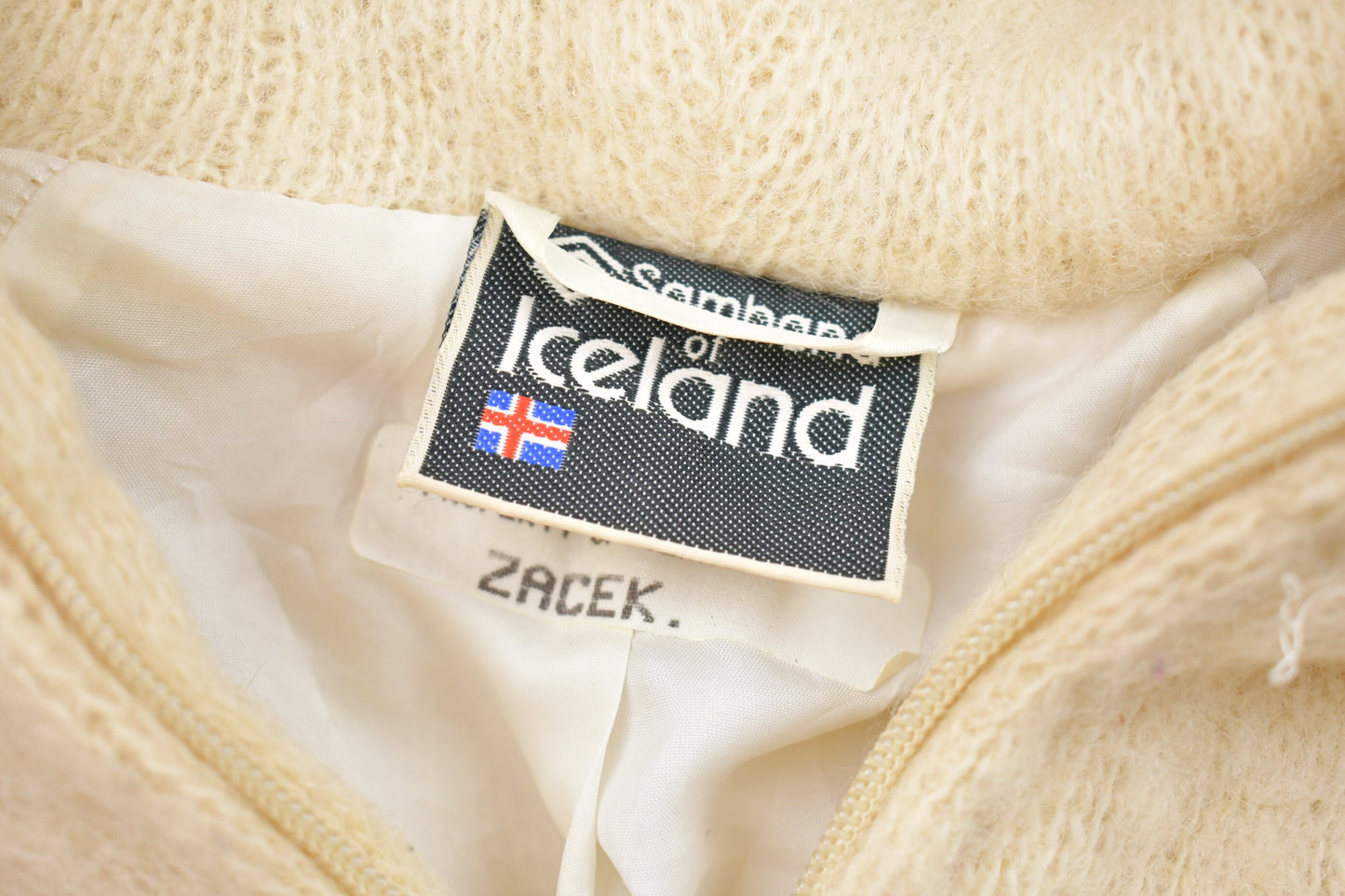 Vintage 1990s Iceland Wool Zip Up Knitted Sweater