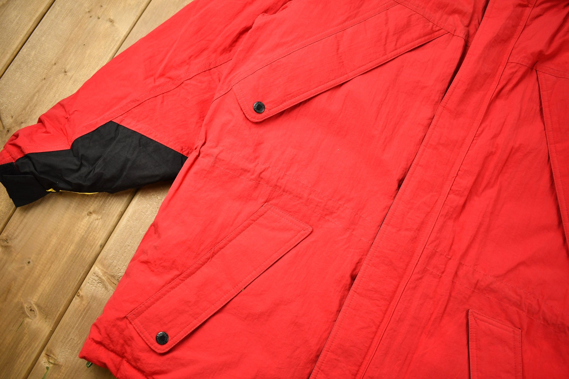 Vintage 1990s Marlboro Country Store Winter Ski Jacket