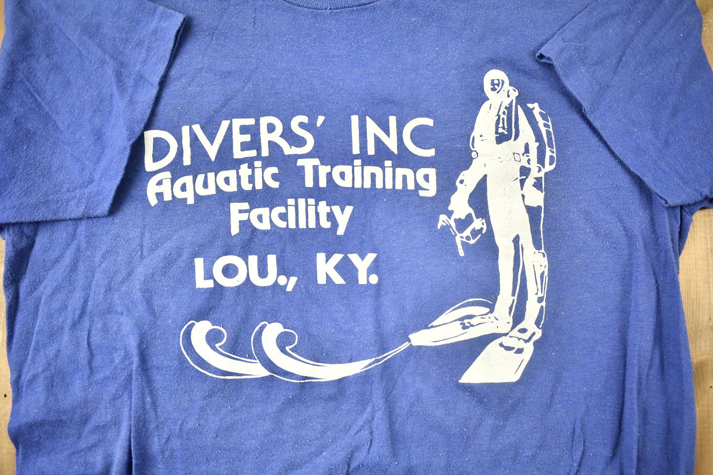 Vintage 1980s Divers' INC Aquatic Training Facility T-Shirt / Louisville Kentucky / Streetwear / Retro Style / Single Stitch / Made In USA