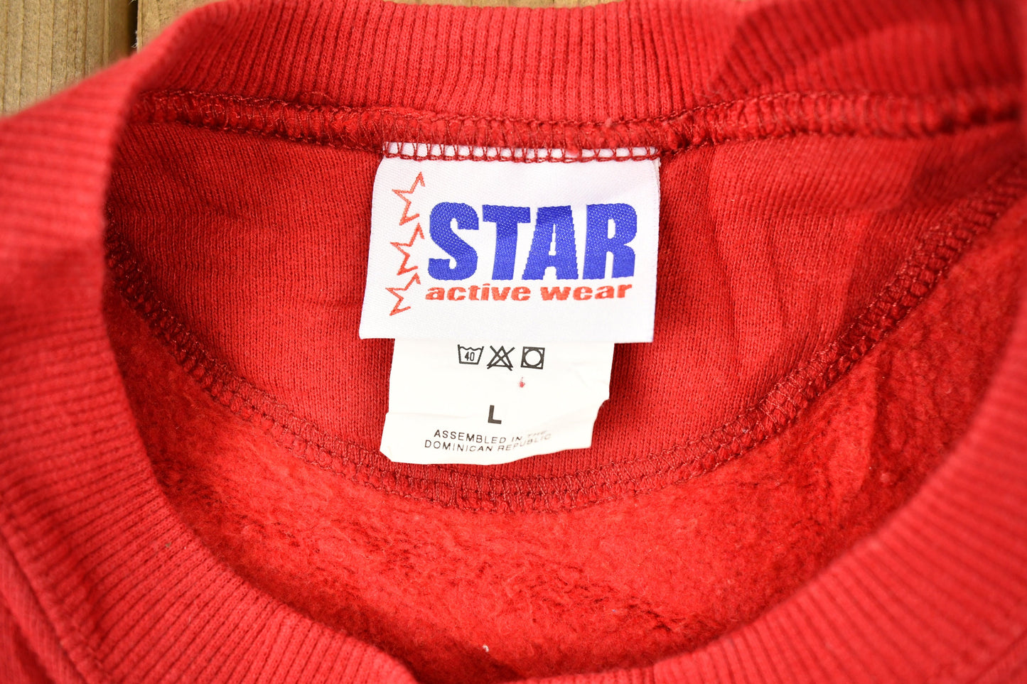 Vintage 1990s Star Activewear Blank Red Crewneck Sweatshirt / 90s Crewneck / 1990s Blank / Athleisure / Streetwear / Vintage Red Blank