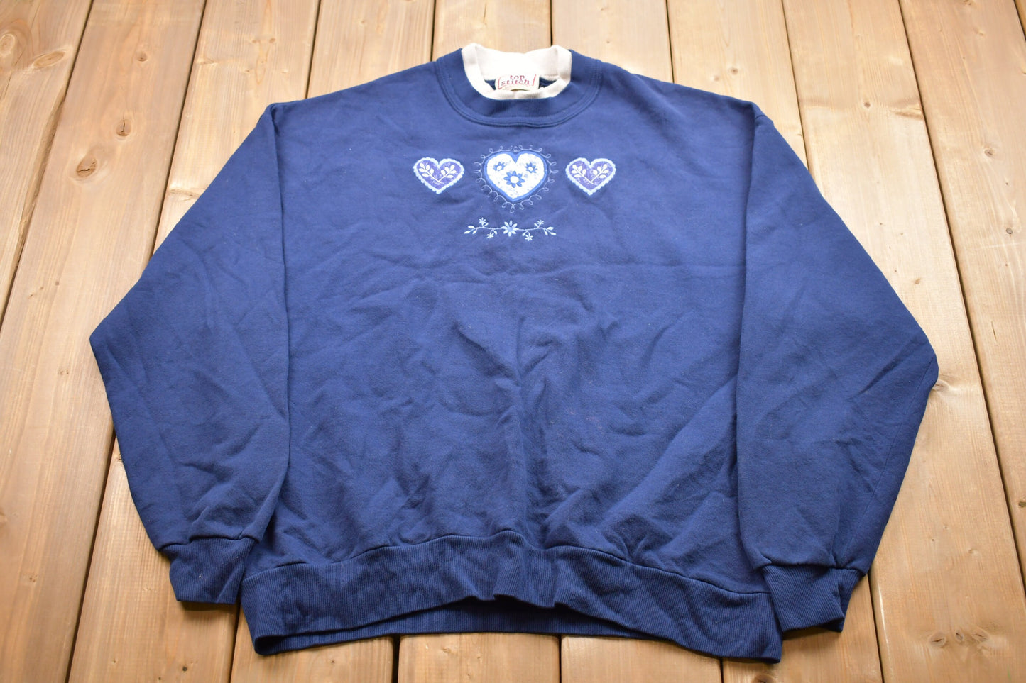 Vintage 1990s Hearts Crewneck / 90s Crewneck / Love / Vintage Sweatshirt / American Streetwear / Pullover Sweatshirt