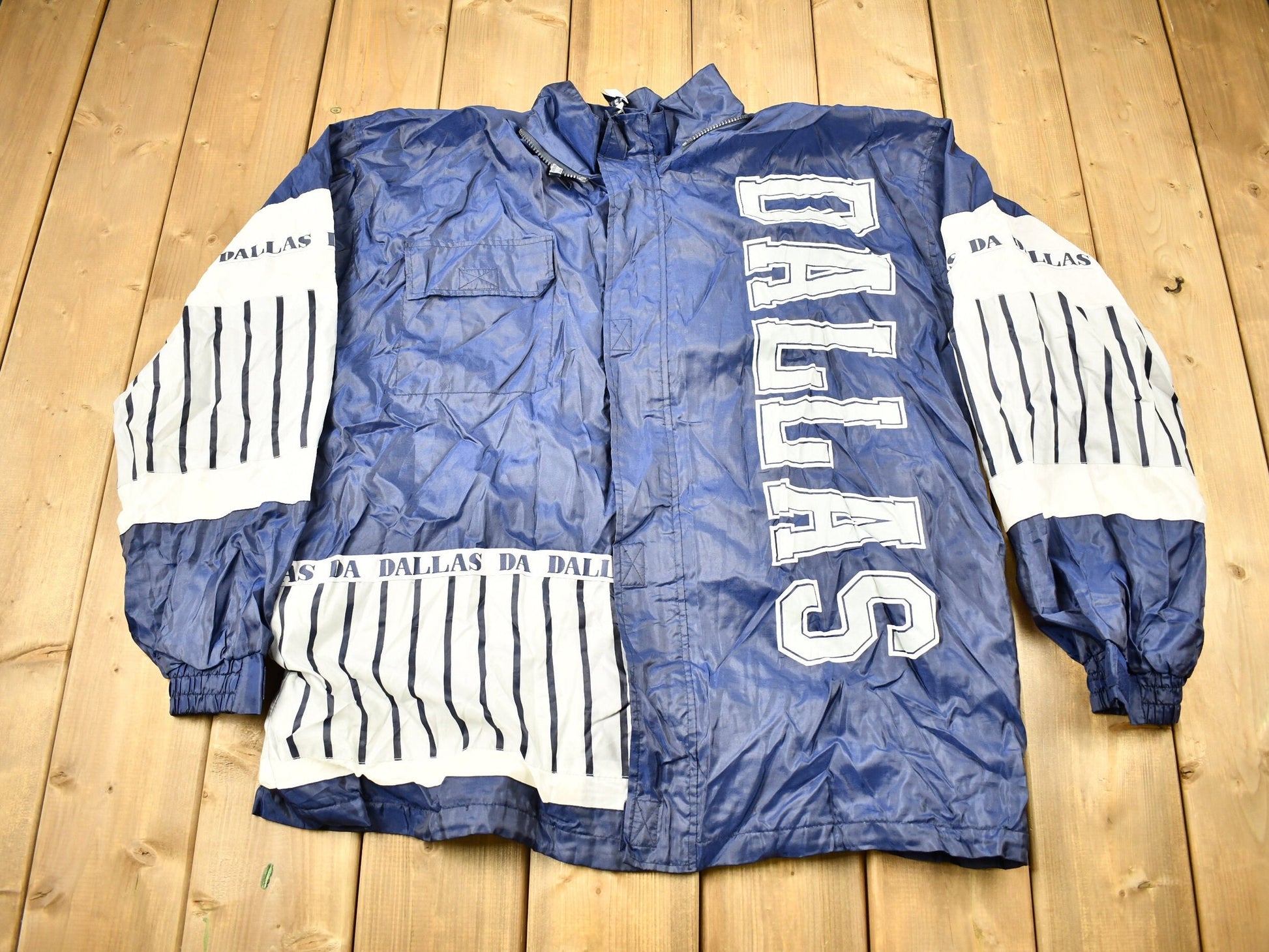 Vintage 1990s Dallas Cowboys NFL Windbreaker Jacket