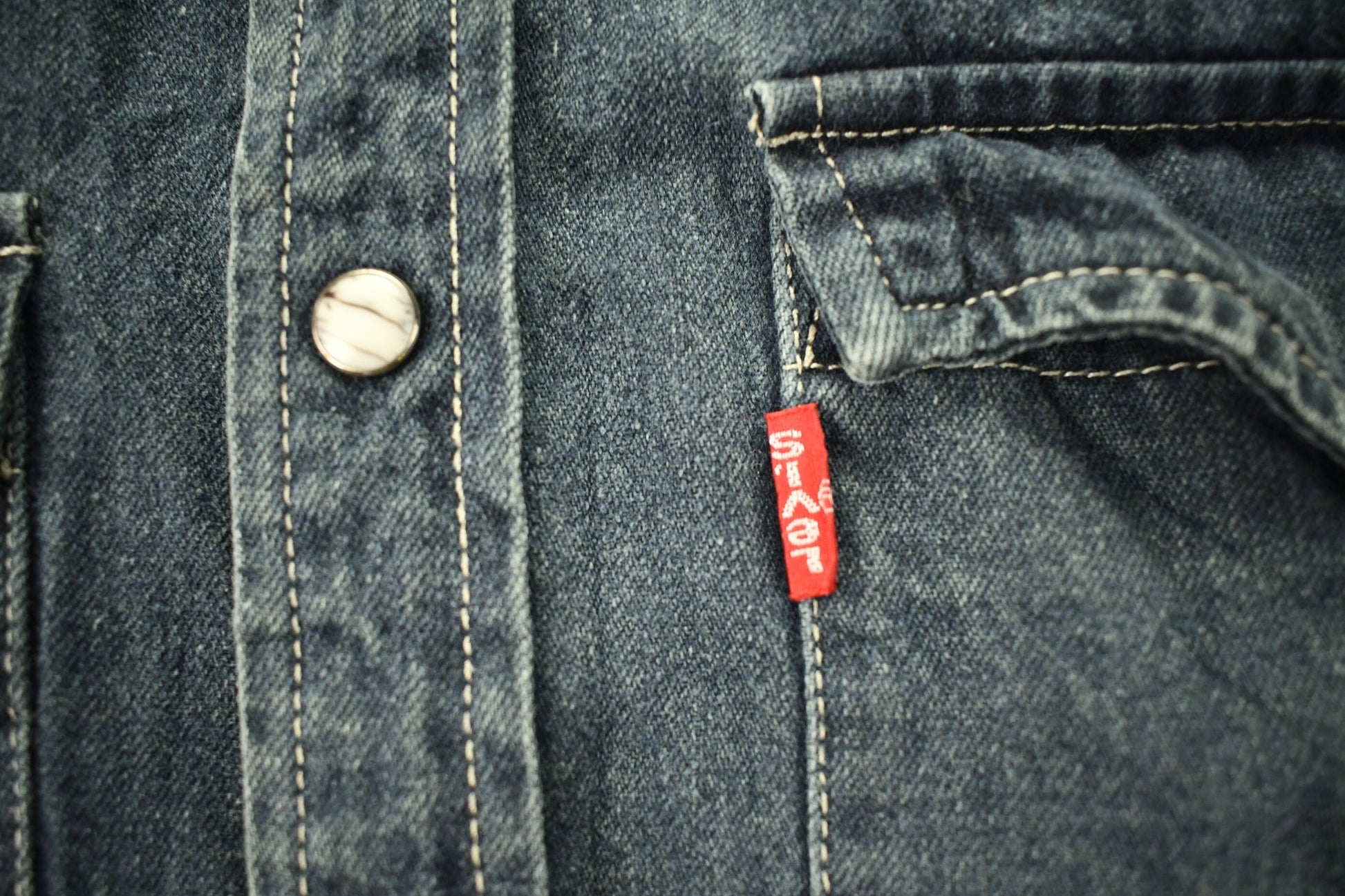 Vintage 1990s Levi's Snap Button Up Shirt
