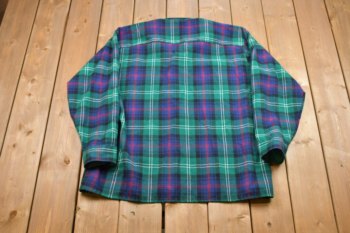 Vintage 1990s Van Heusen Plaid Lined Button Up Shirt / 1990s Button Up / Vintage Flannel / Casual Wear / Workwear / Pattern Button Up