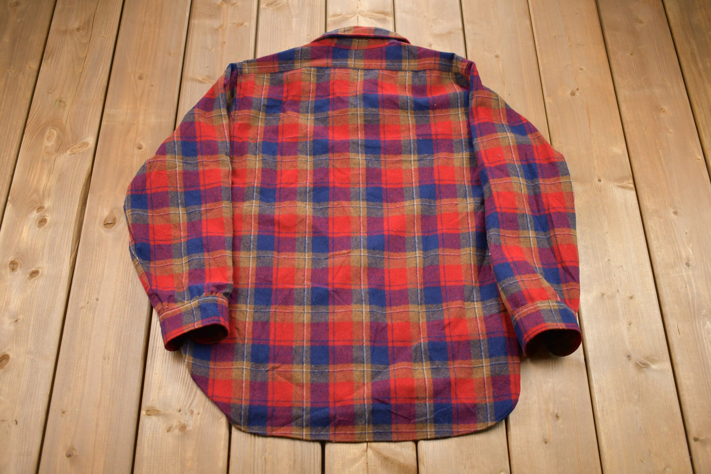 Vintage 1960s Pendleton Plaid Button Up Board Shirt / 100% Virgin Wool / Loop Button / Outdoor / Casual Wear / Made In USA / Flannel