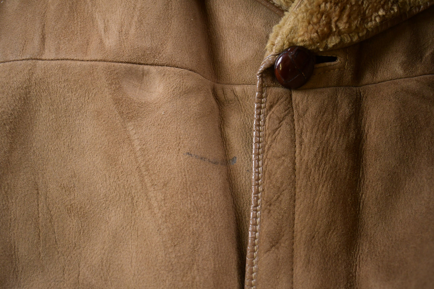 Vintage 1970s Sheepskin Shearling Leather Jacket / Button Up Winter Outerwear / Streetwear / Vintage Fur Jacket / Suede / Vintage Shearling