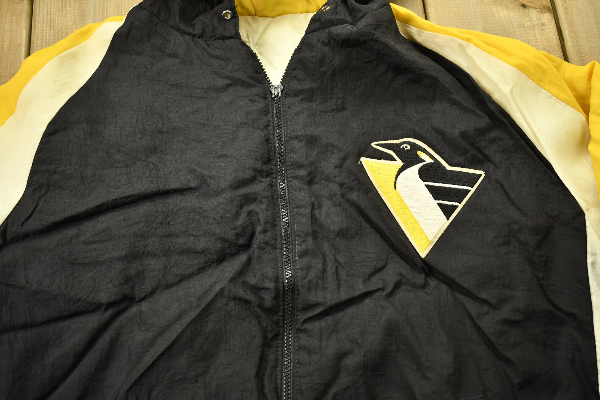 Vintage 1980s Pittsburgh Penguins NHL Full Zip Windbreaker Jacket