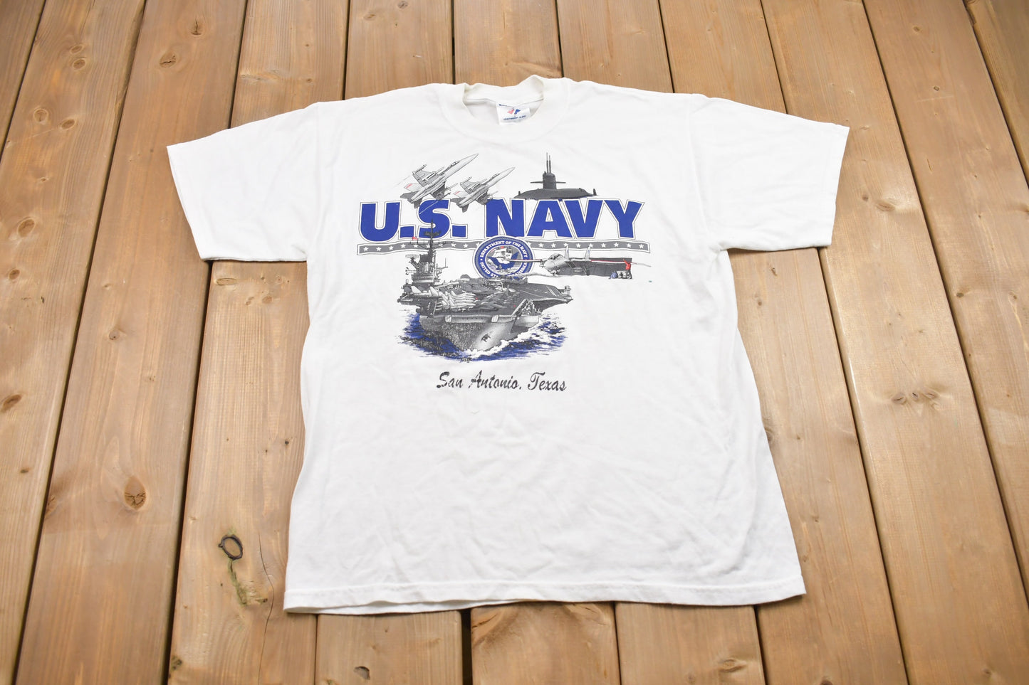 Vintage 1990s US Navy Graphic T-Shirt / Streetwear / Retro Style / 90s Graphic Tee / American Pride / Army