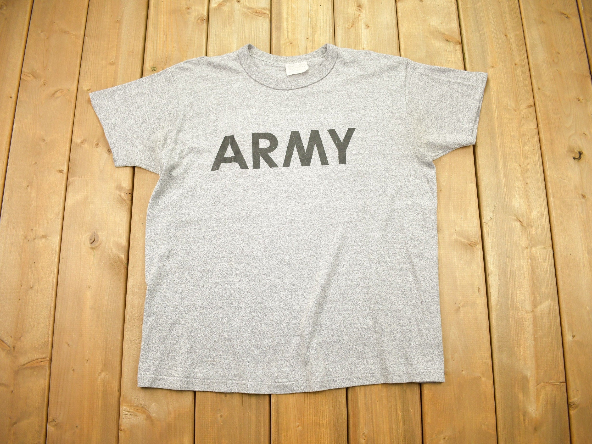 Vintage 1980s US Army Graphic T-Shirt / ARMY / Vintage Military / Made In  USA / Streetwear / Warm Up T Shirt