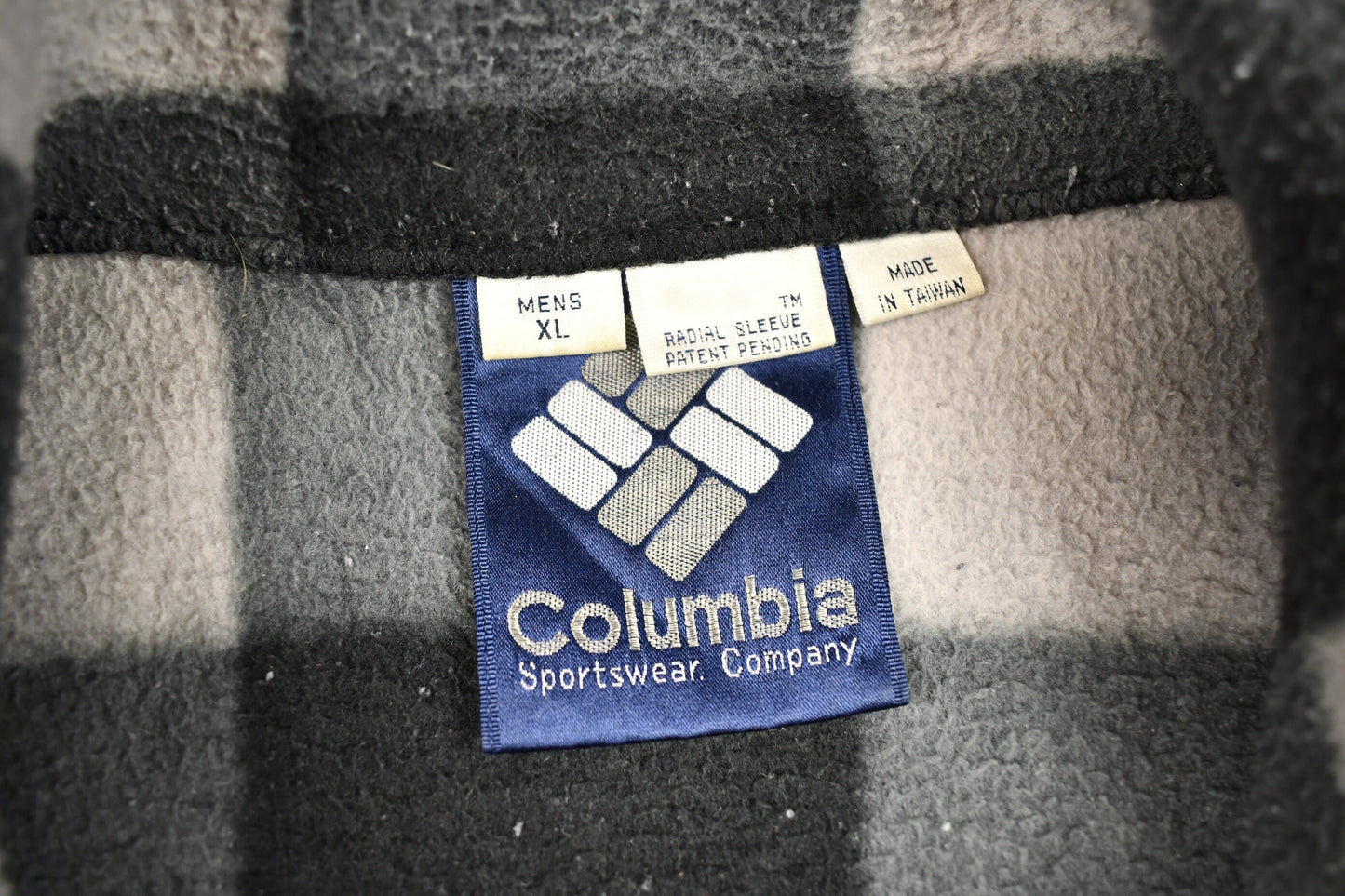 Vintage 1980s Columbia Sportswear Radial Sleeve Fleece Sweater / Plaid Fleece Sweater / Raglan Sleeve / Streetwear / Athleisure / Hiking