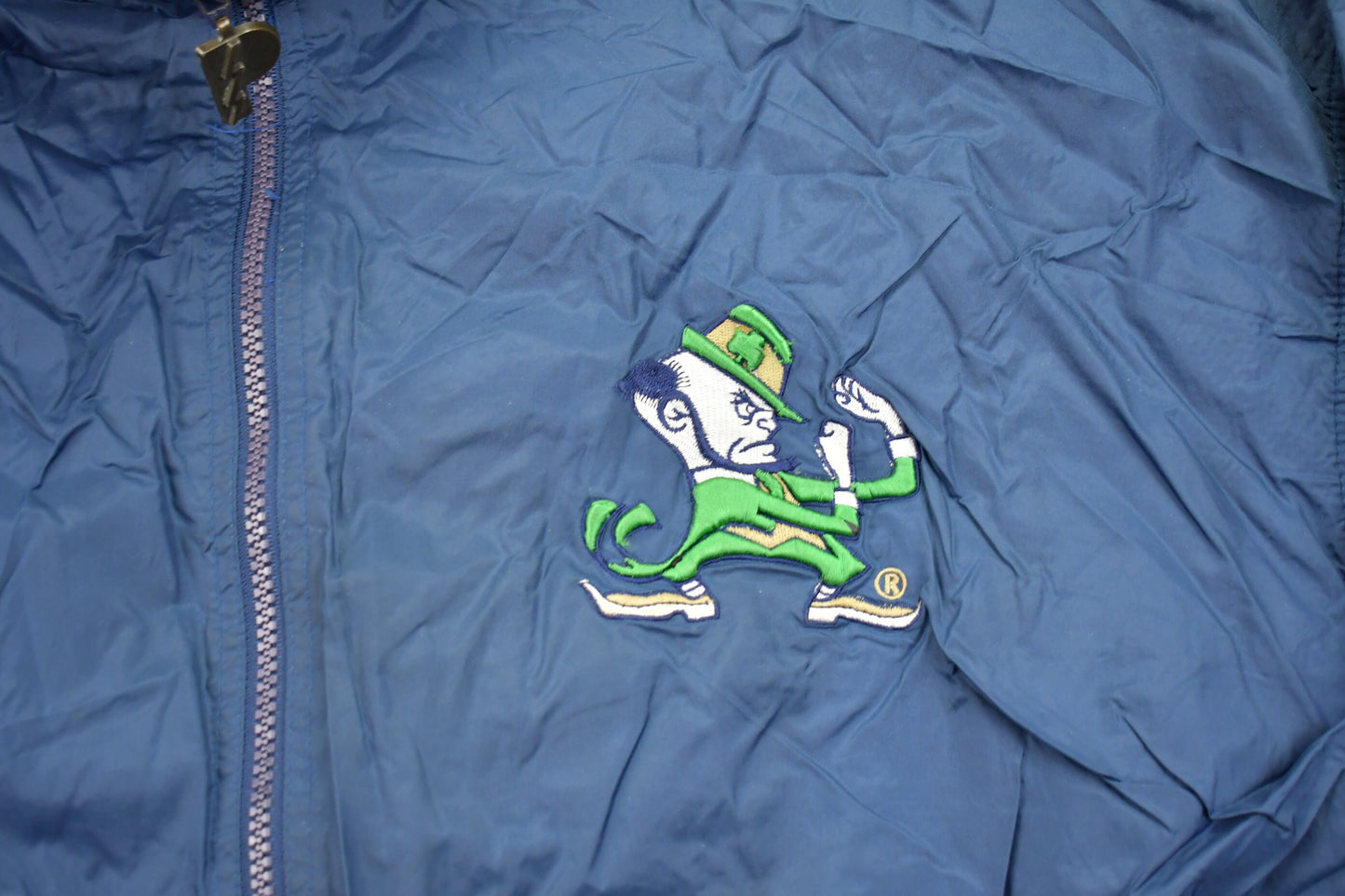 Vintage 1990s Pro Player University Of Notre Dame Fighting Irish Windbreaker Jacket / Athletic Sportswear / Streetwear / Athleisure