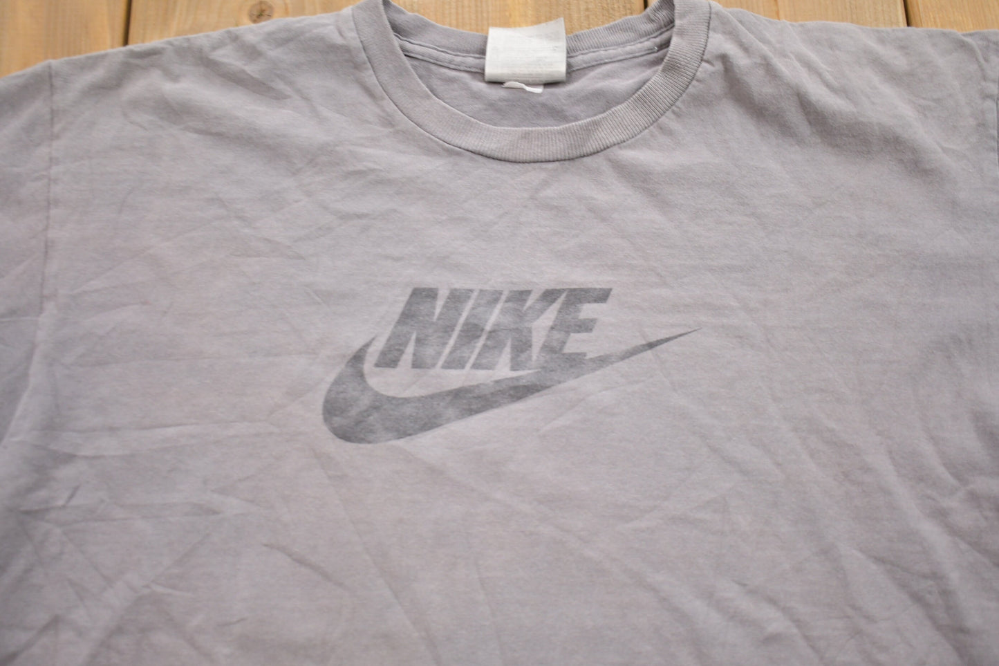 Vintage 1990s Nike Graphic T-Shirt / 90s / Streetwear / Vintage Athleisure / Brand and  Logo / 90's Nike / Grey Tag / Nike Swoosh