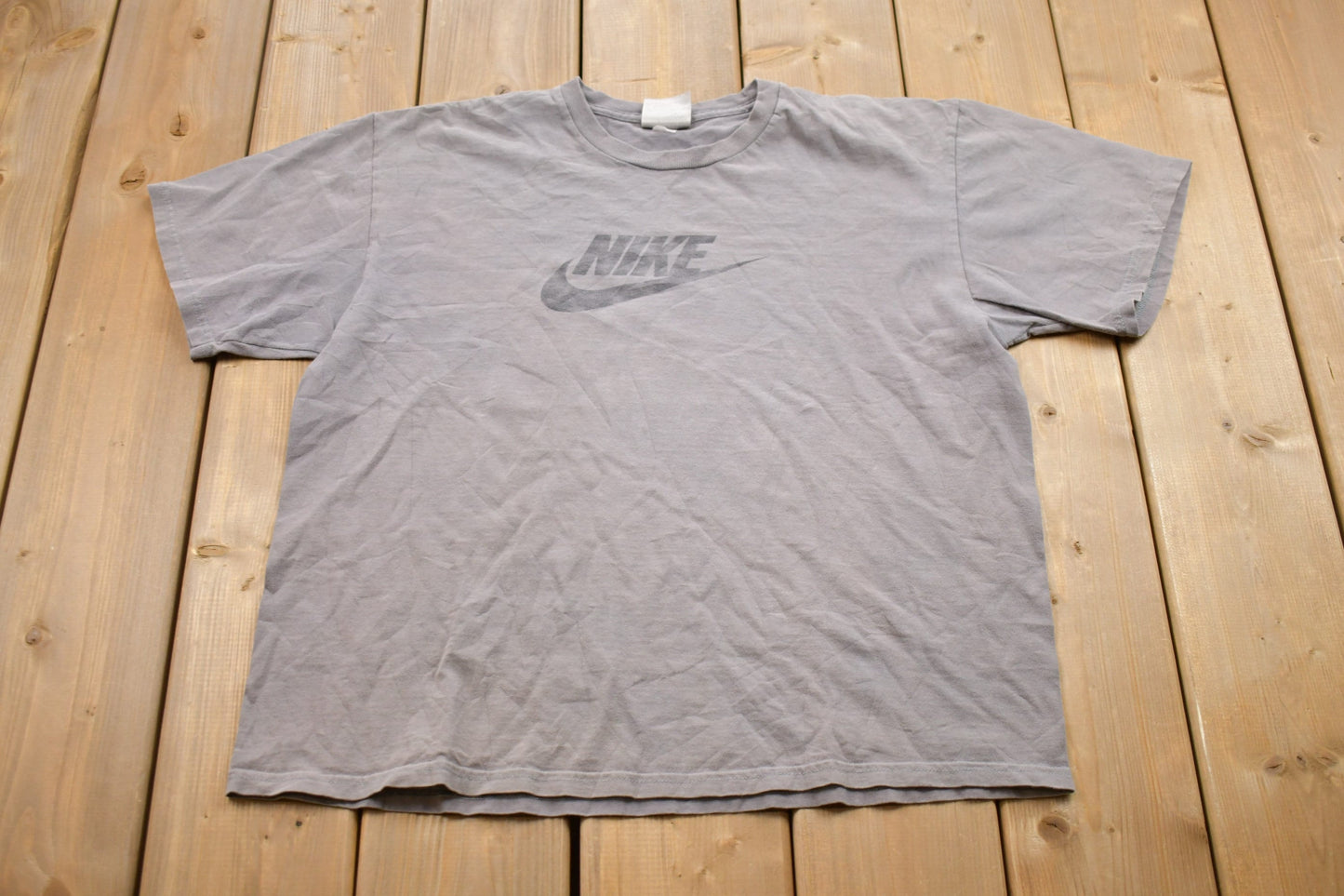 Vintage 1990s Nike Graphic T-Shirt / 90s / Streetwear / Vintage Athleisure / Brand and  Logo / 90's Nike / Grey Tag / Nike Swoosh