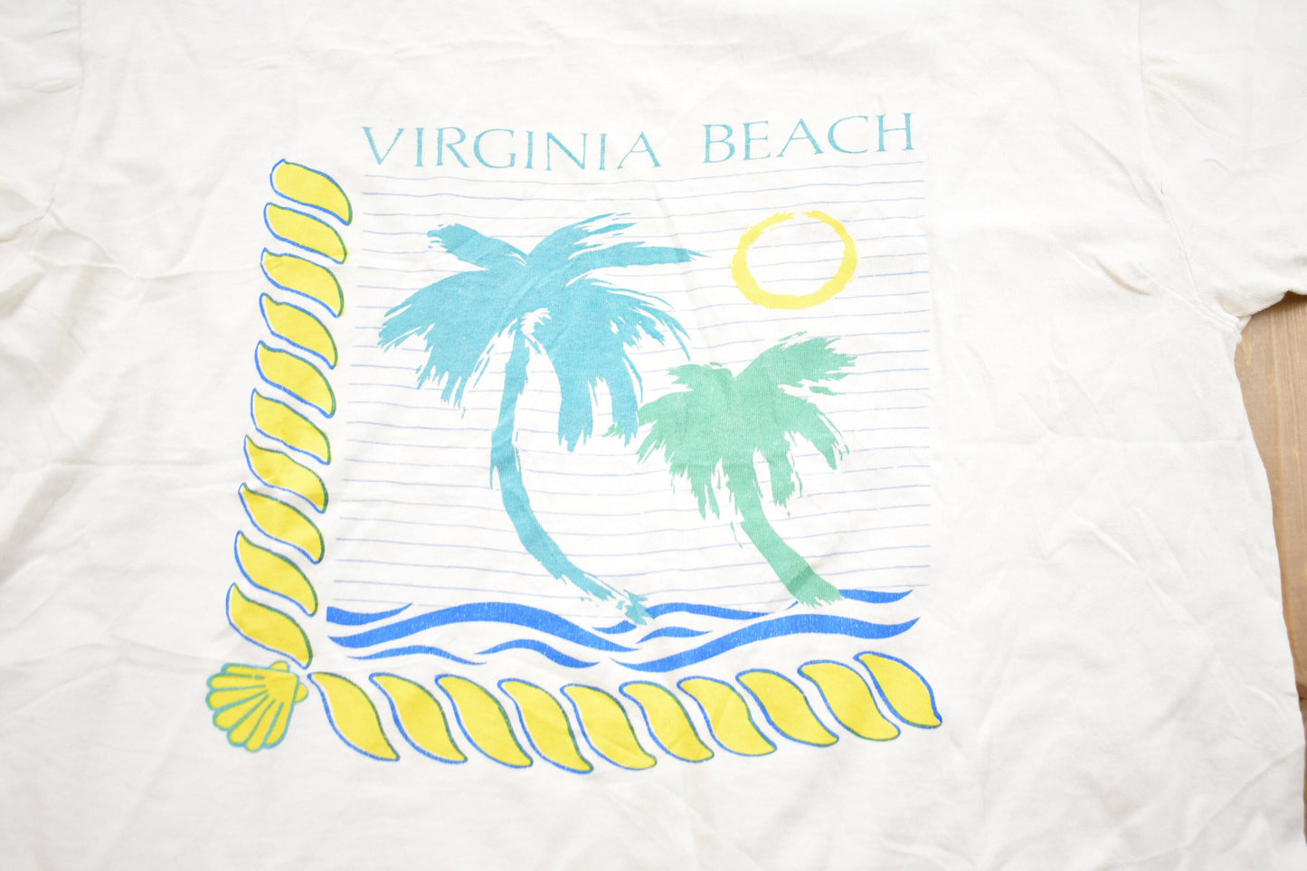 Vintage 1990s Virginia Beach Graphic T-Shirt / Graphic / 80s / 90s / Streetwear / Retro Style / Single Stitch / Made In USA