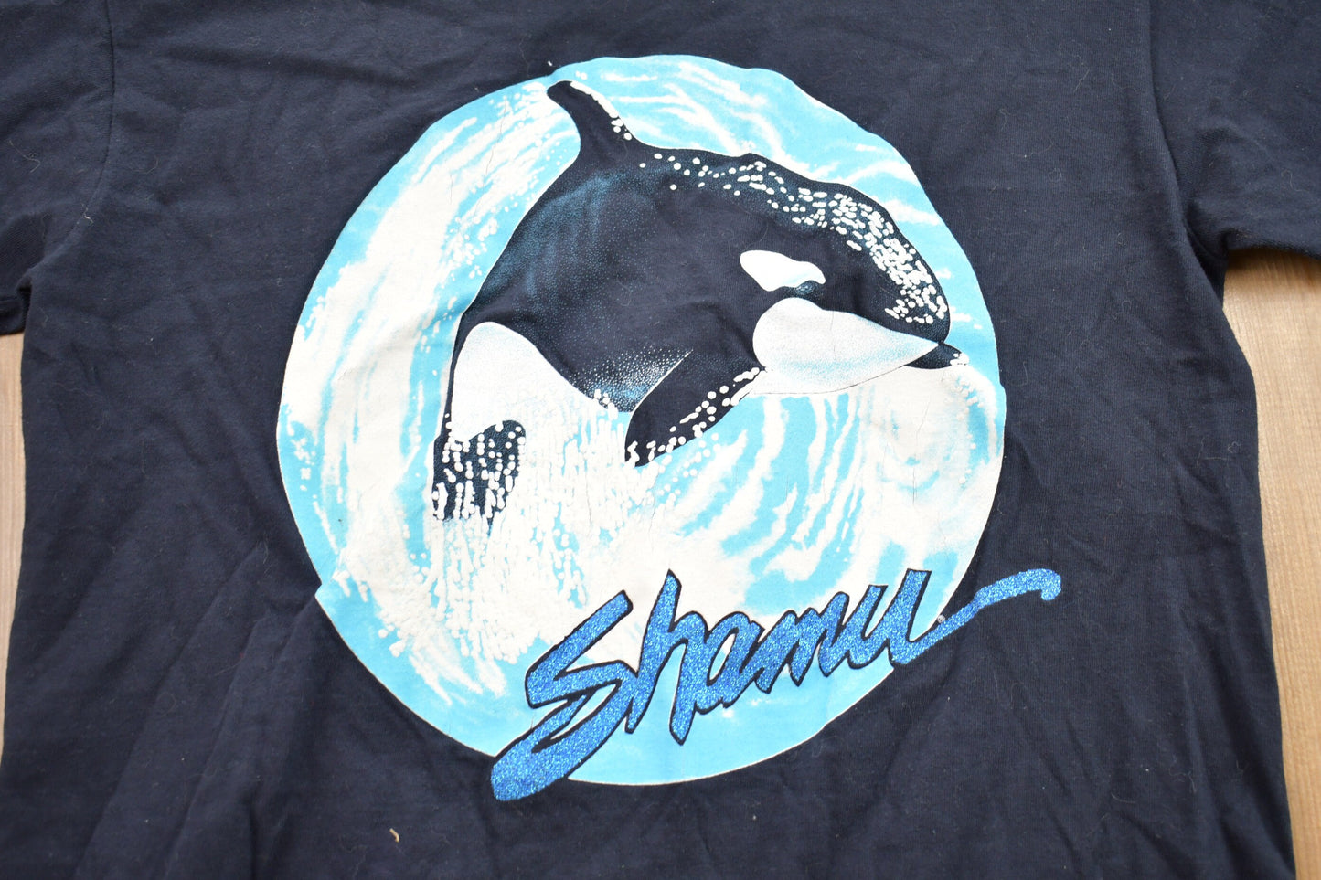 Vintage 1990s Shamu Whale Graphic T-Shirt / Graphic / 80s / 90s / Streetwear / Retro Style / Single Stitch / Made In USA