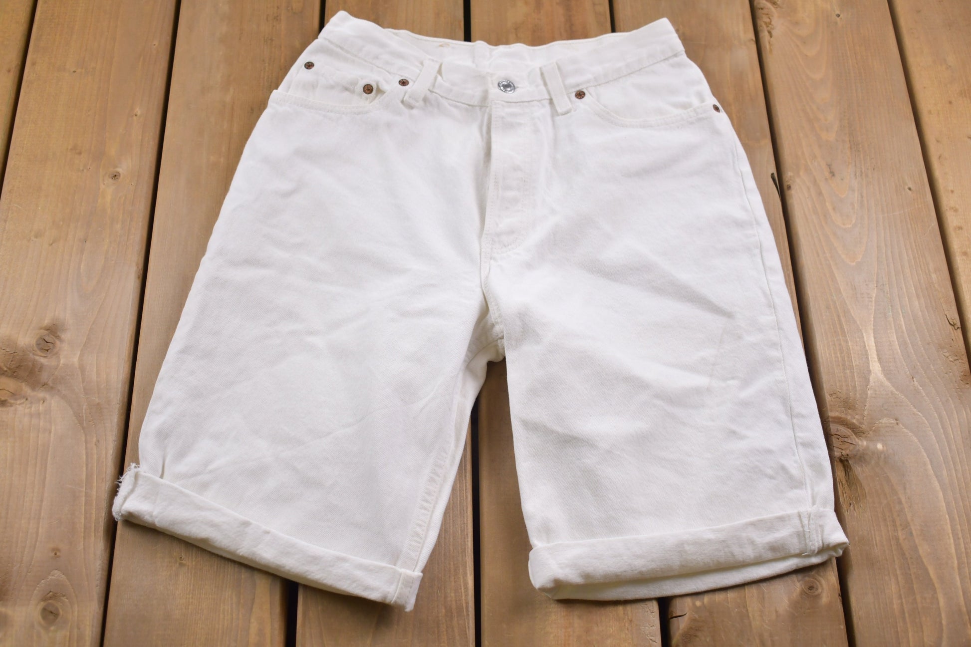 Vintage 1990s Levi's White Jean Shorts 26 x 10