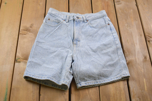 Vintage 1990s Lee Jean Shorts 28 x 6.5 / 90s Shorts / Made in USA / Streetwear Fashion / Bottoms / Light Wash / Vintage Jeans/ Jorts