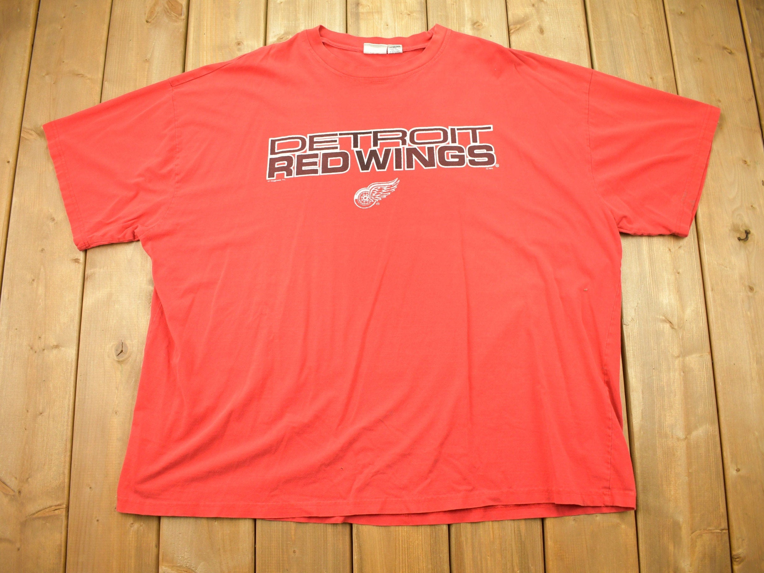 Vintage 1990s Detroit Red Wings NHL Hockey Graphic T Shirt