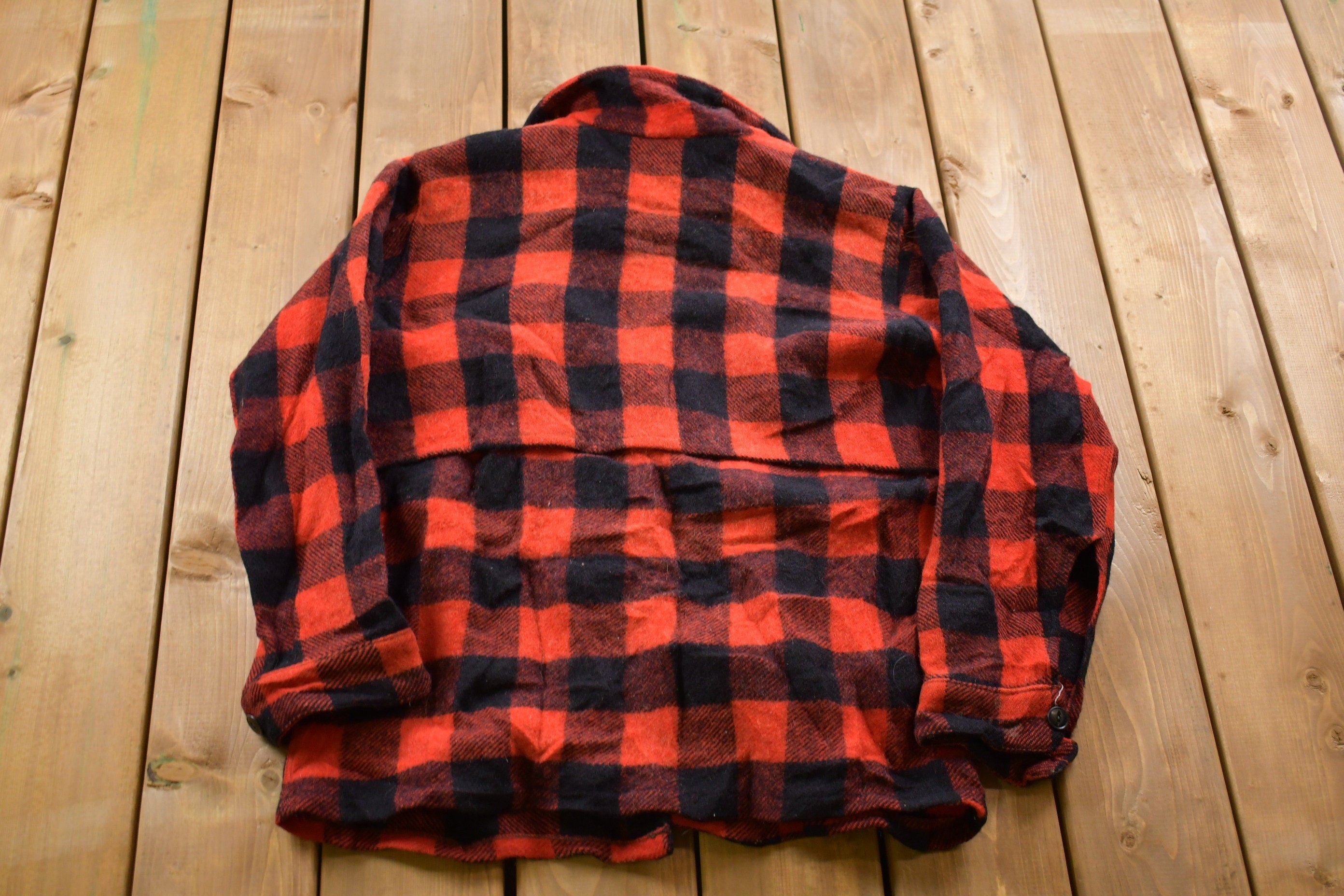 Vintage 1950s Buffalo Plaid Wool Button Up Shirt Back Vent