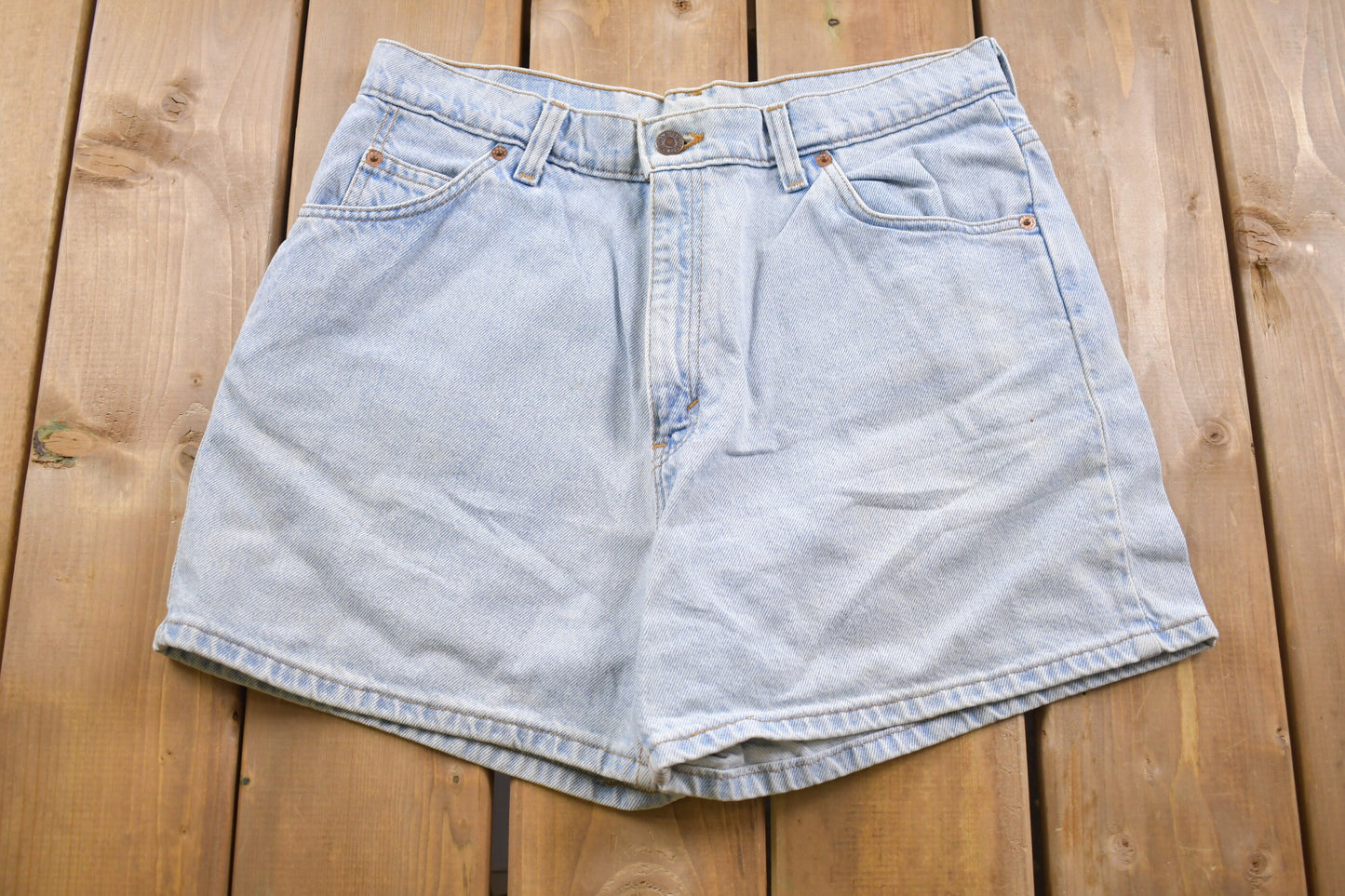 Vintage 1990s Levi Jean Short Shorts 30 x 4 / 90s Shorts / Streetwear Fashion / Bottoms / Light Wash / Vintage Jeans