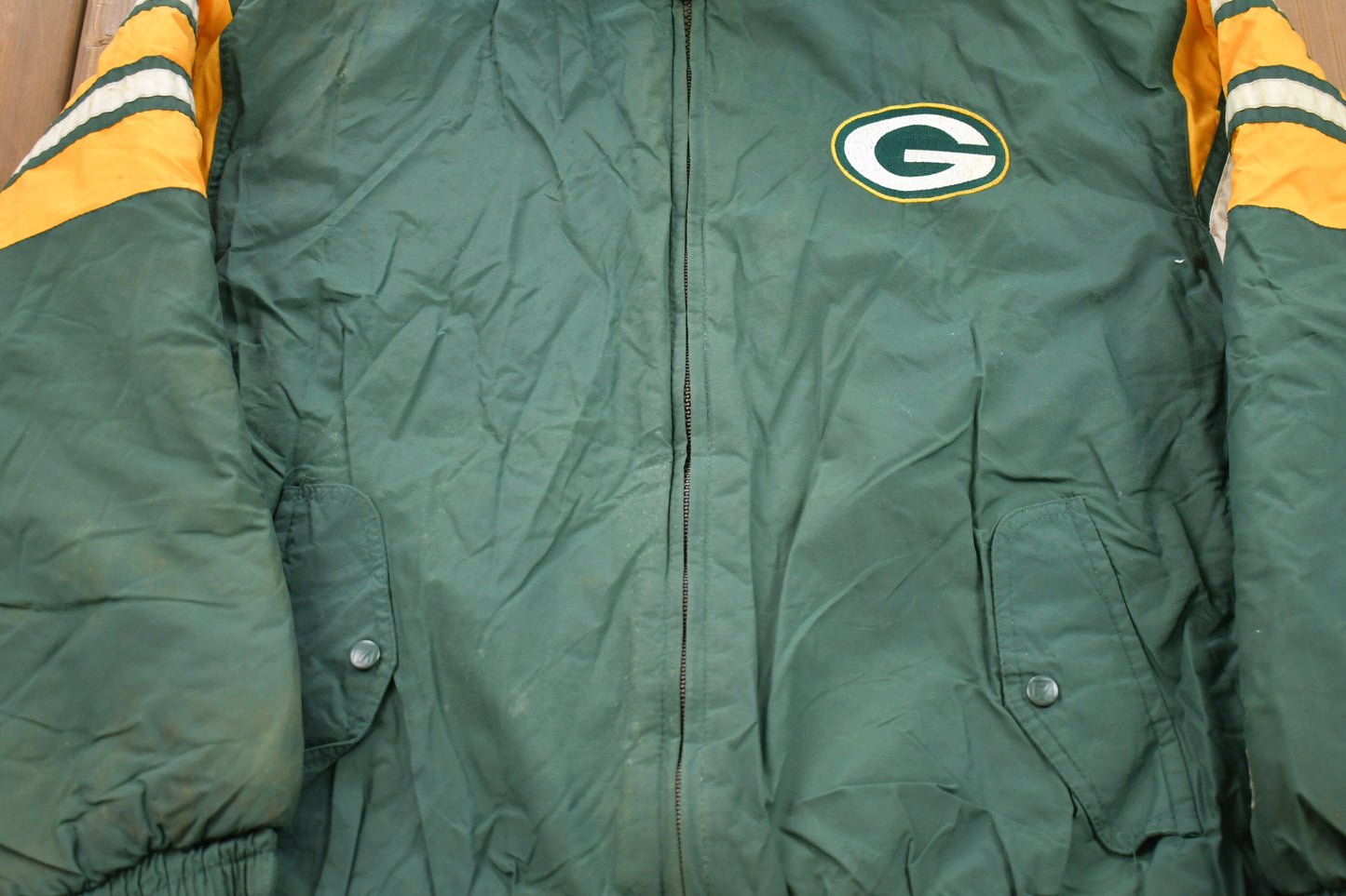 Vintage 1990s Green Bay Packers Logo7 Game Day Windbreaker Jacket / Team Logo / Athletic Spring Summer Sportswear / Streetwear / Athleisure