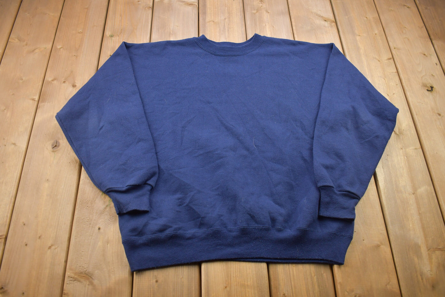 Vintage 1990s Blank Basic Crewneck Sweatshirt / Made in USA / 90s Crewneck / Unbranded / Athleisure / Streetwear / Vintage Essentials
